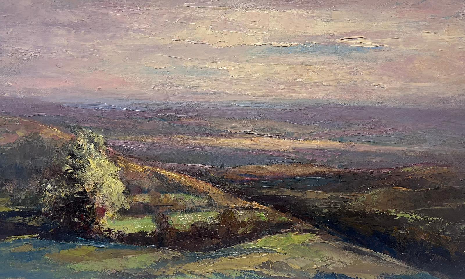 Landscape Painting Leon Hatot - Peinture à l'huile française vintage d'un paysage de ciel violet sur les collines vertes