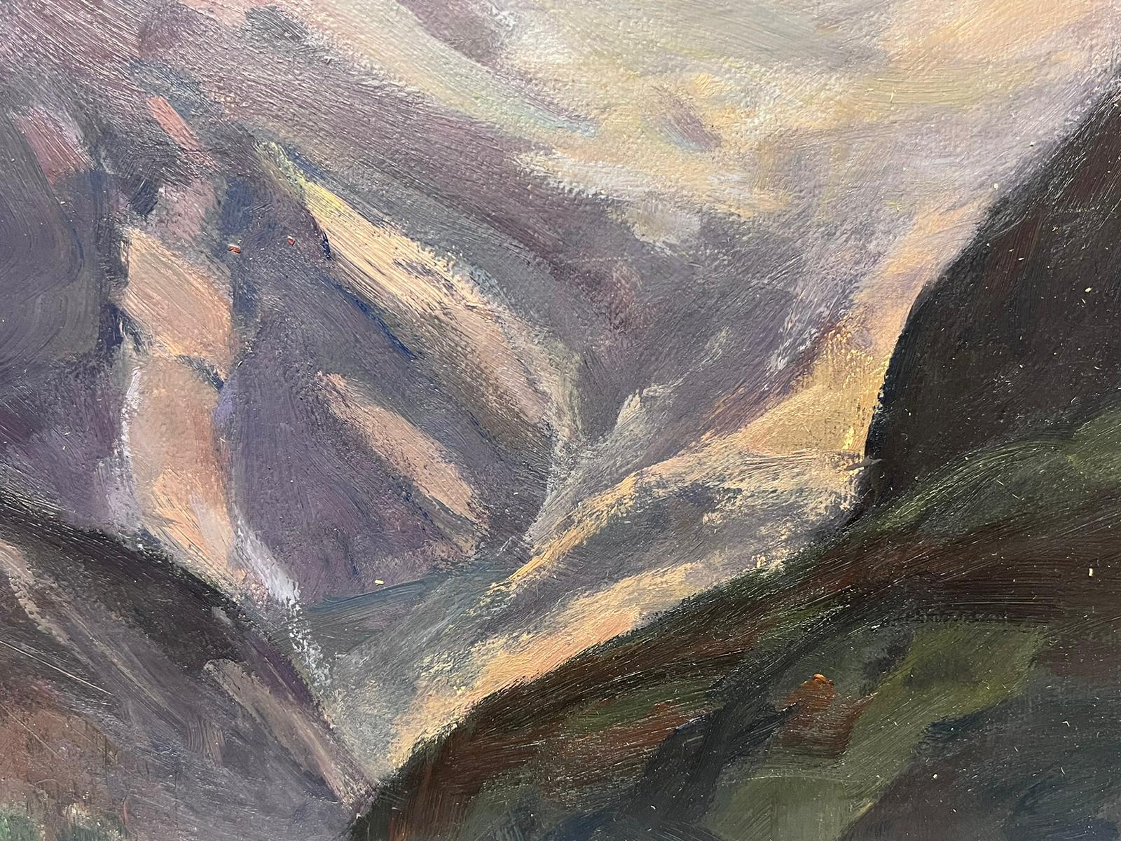 Peinture à l'huile française millésimée Paysage de montagnes françaises mauves - Impressionnisme Painting par Leon Hatot