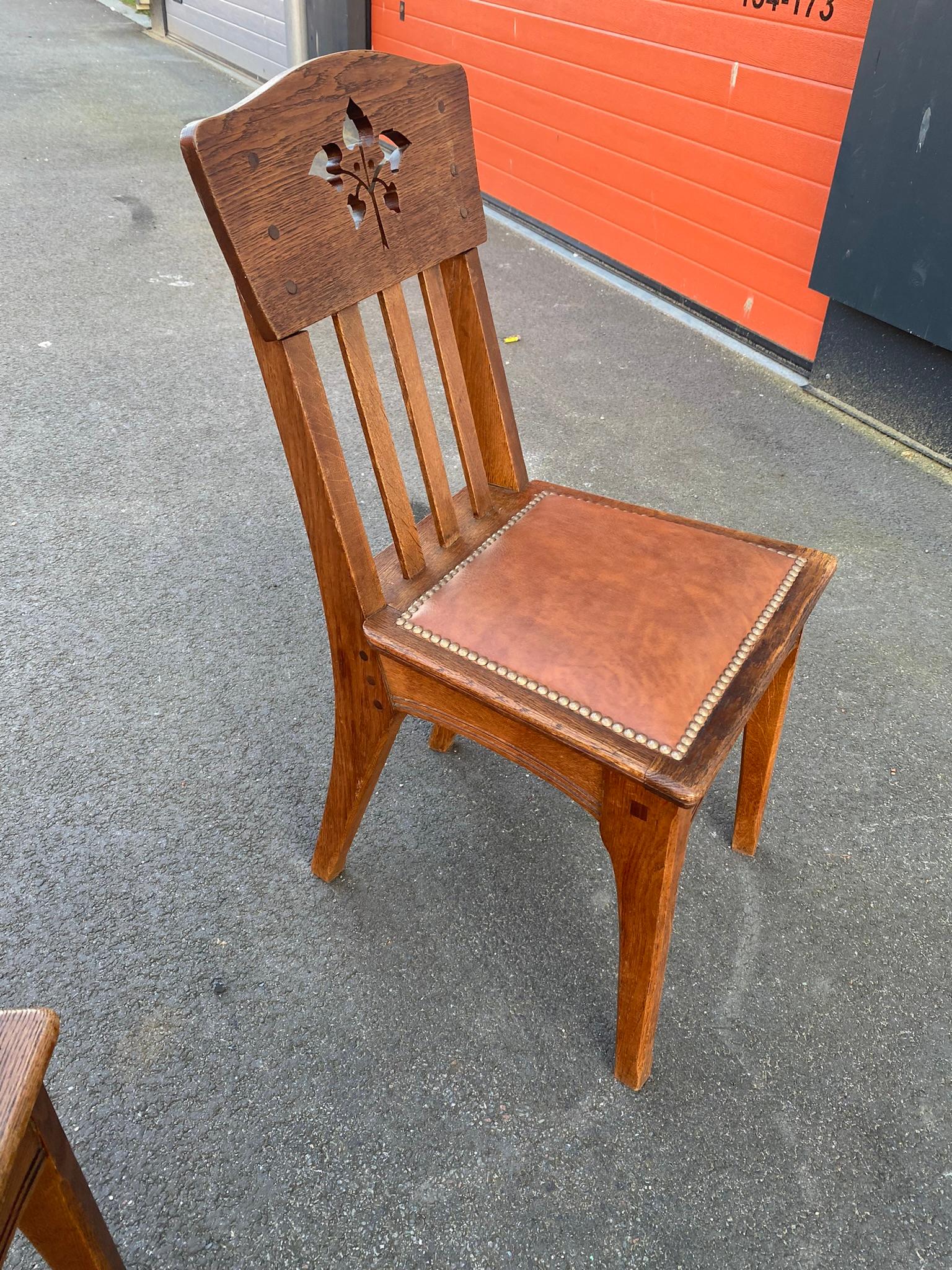 Léon Jallot '1874-1967' set de 6 chaises en chêne  vers 1910 en vente 4