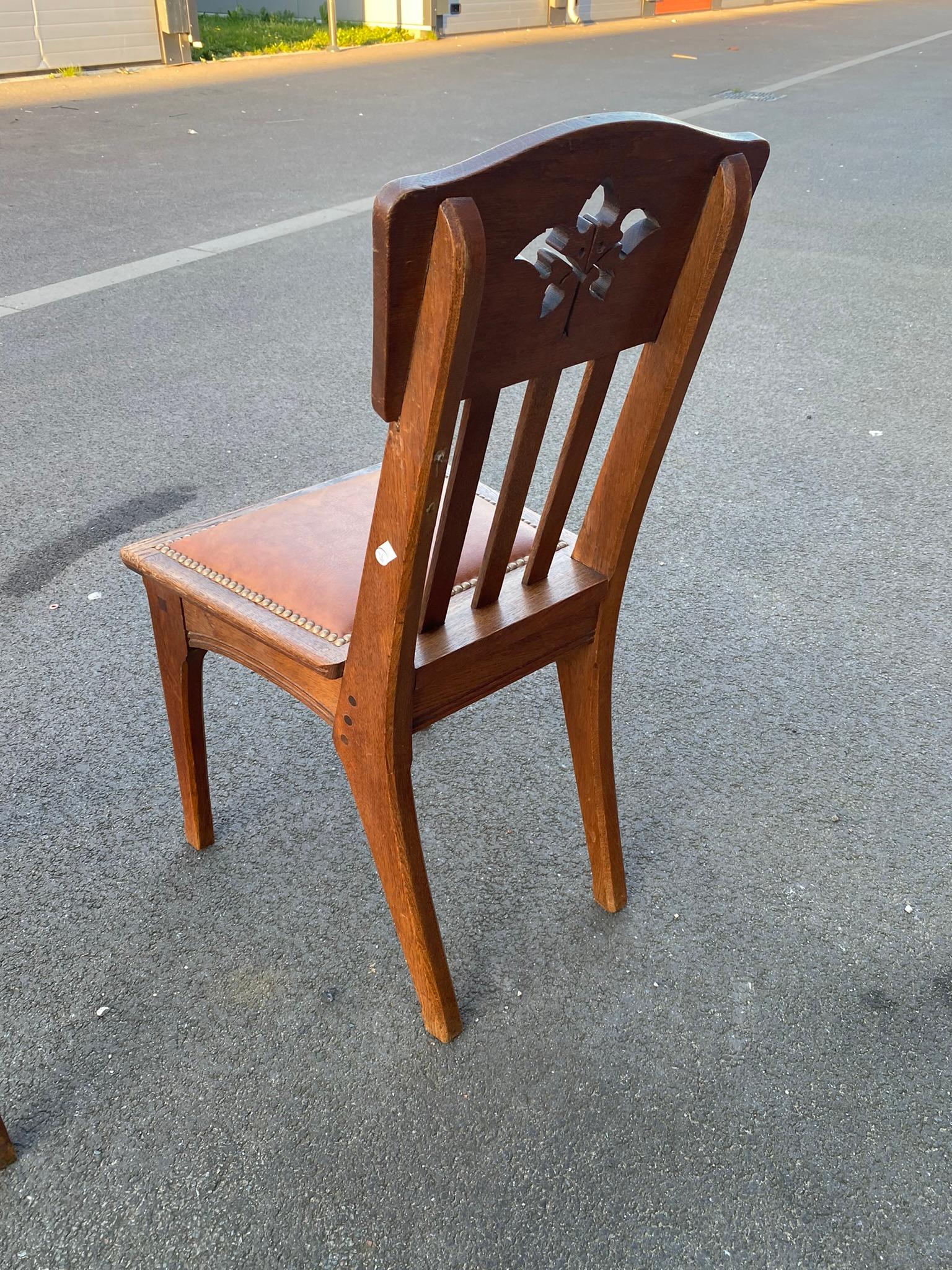 Léon Jallot '1874-1967' set de 6 chaises en chêne  vers 1910 en vente 7