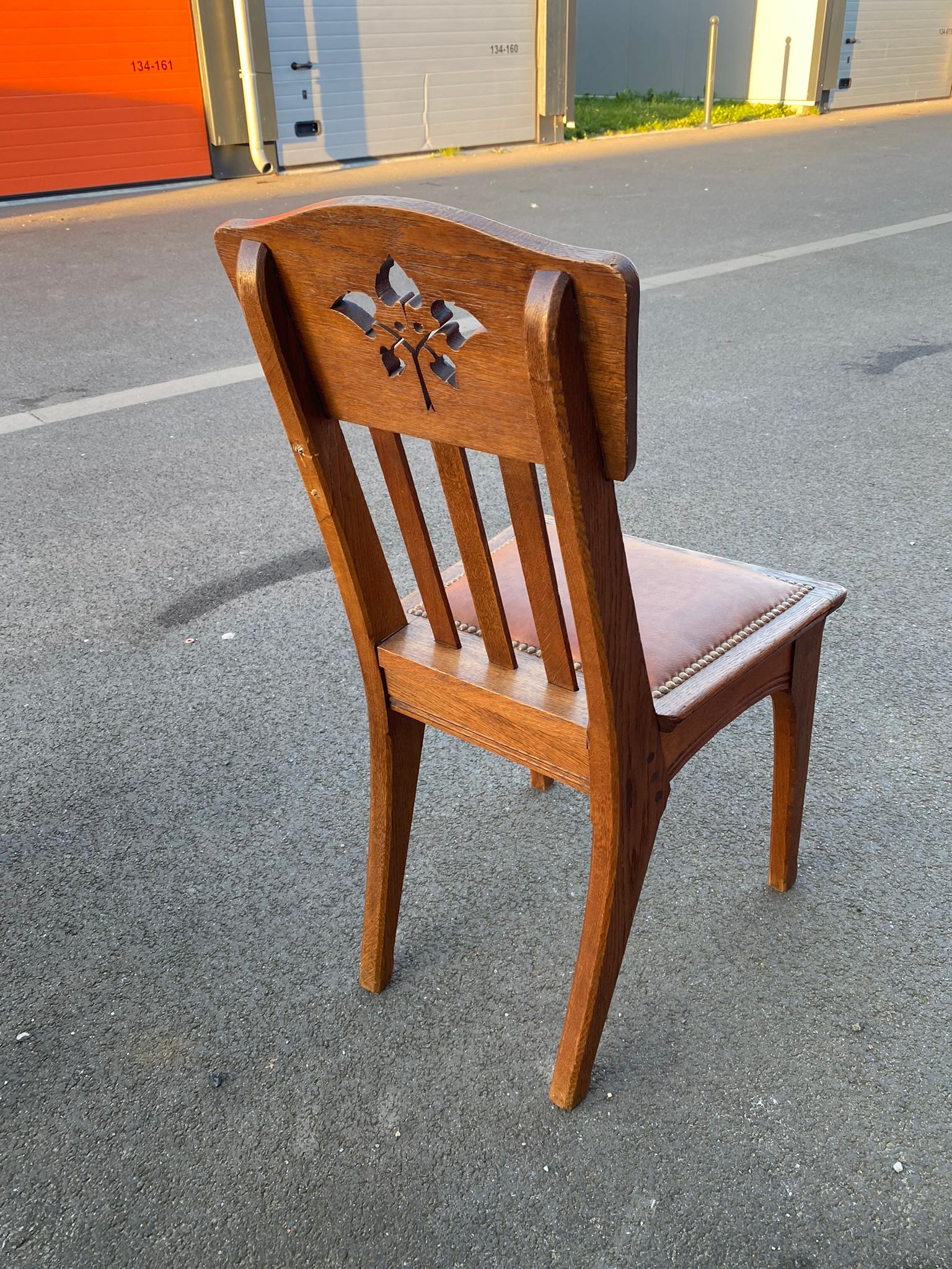 Léon Jallot '1874-1967' set de 6 chaises en chêne  vers 1910 en vente 9