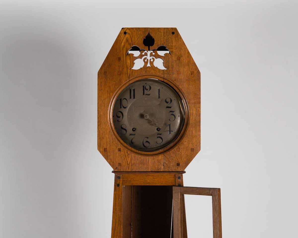 Art nouveau Léon Jallot:: horloge de parquet en chêne:: France:: 1910 en vente