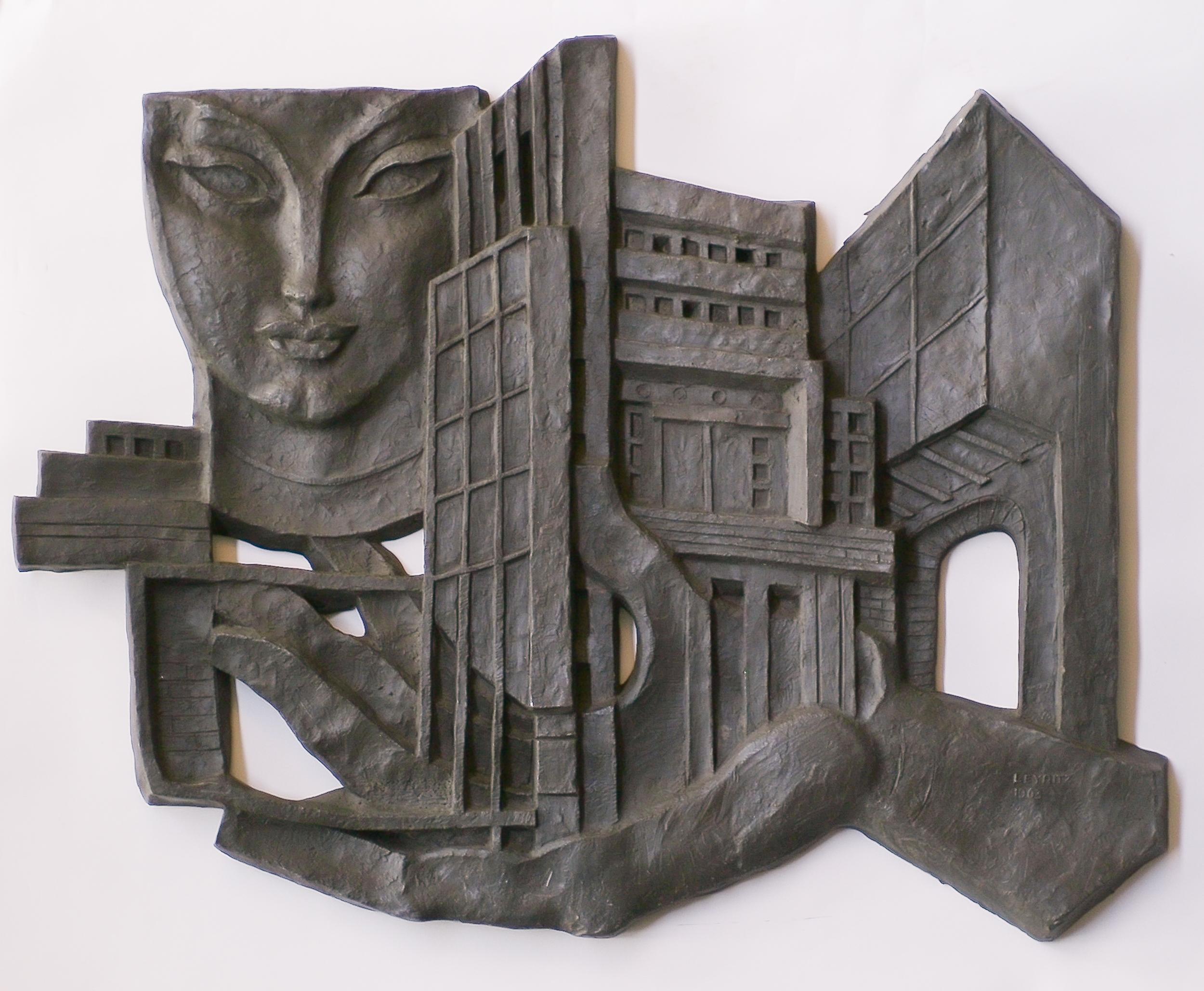 Leon Leyritz Gran Escultura Arquitectónica de Pared en venta 1