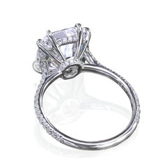 Leon Megé Antique Cushion Diamond Built to Order Verlobungsring mit Micro Pave