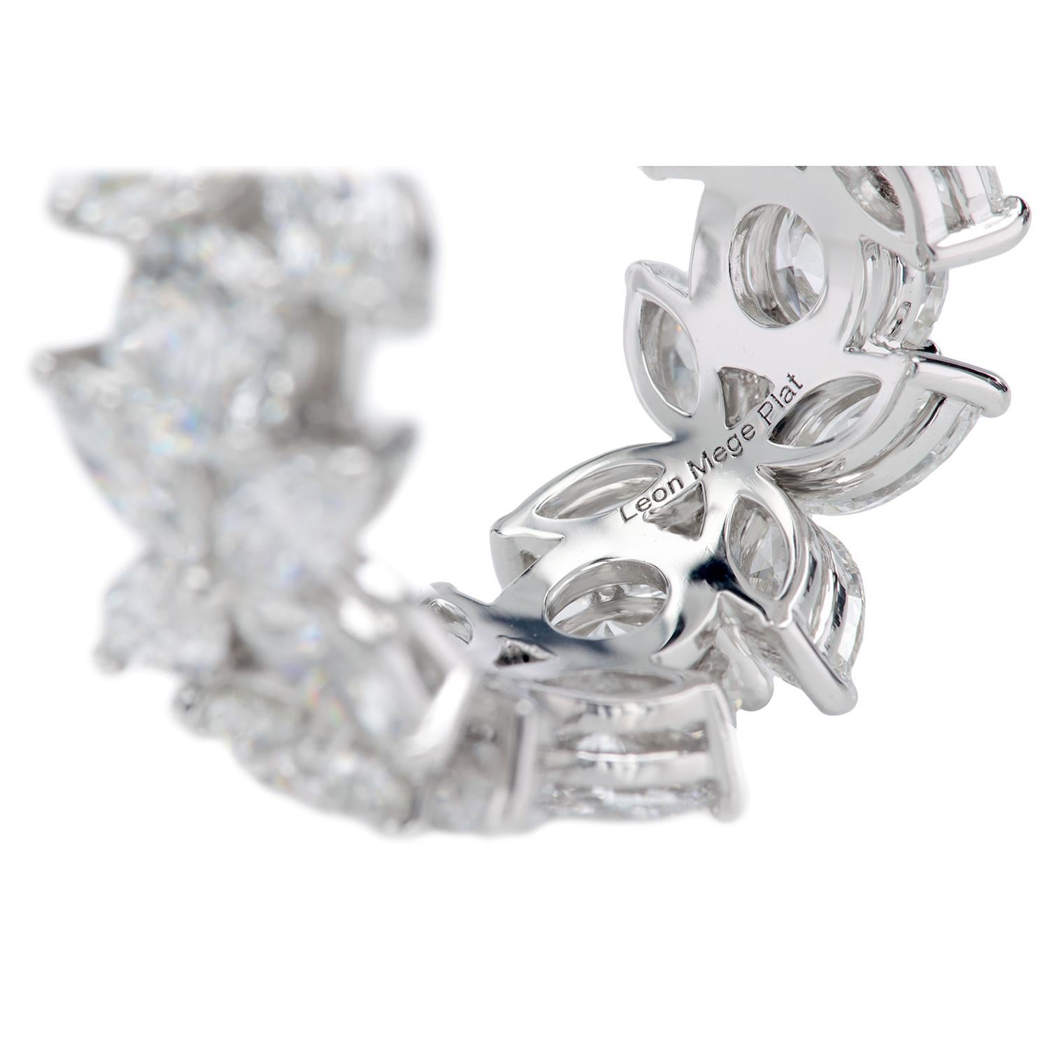 Anillo de eternidad Leon Megé de diamantes redondos alternados con racimos de marquesas en Nuevo estado para la venta en New York, NY