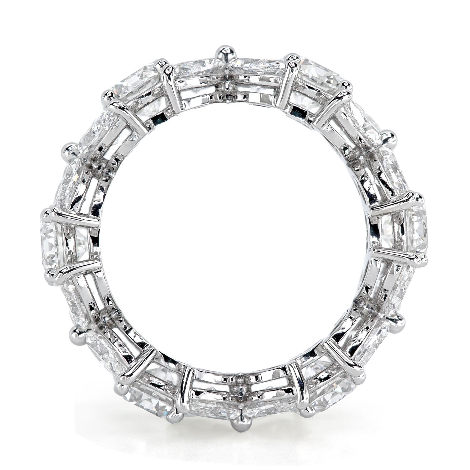 Leon Megé eternity band of round diamonds alternating with marquise clusters  In New Condition For Sale In New York, NY