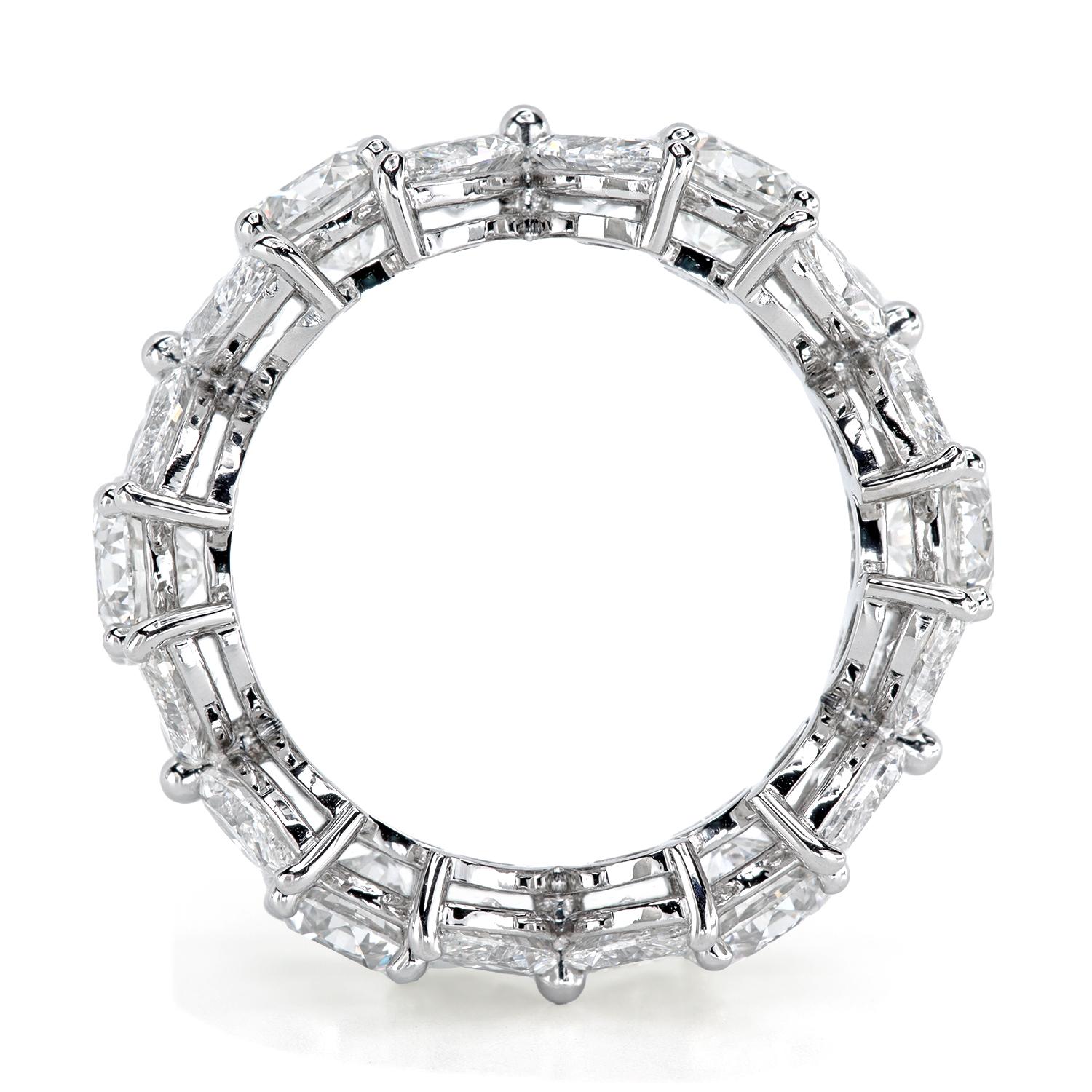 De las mujeres Anillo de eternidad Leon Megé de diamantes redondos alternados con racimos de marquesas en venta