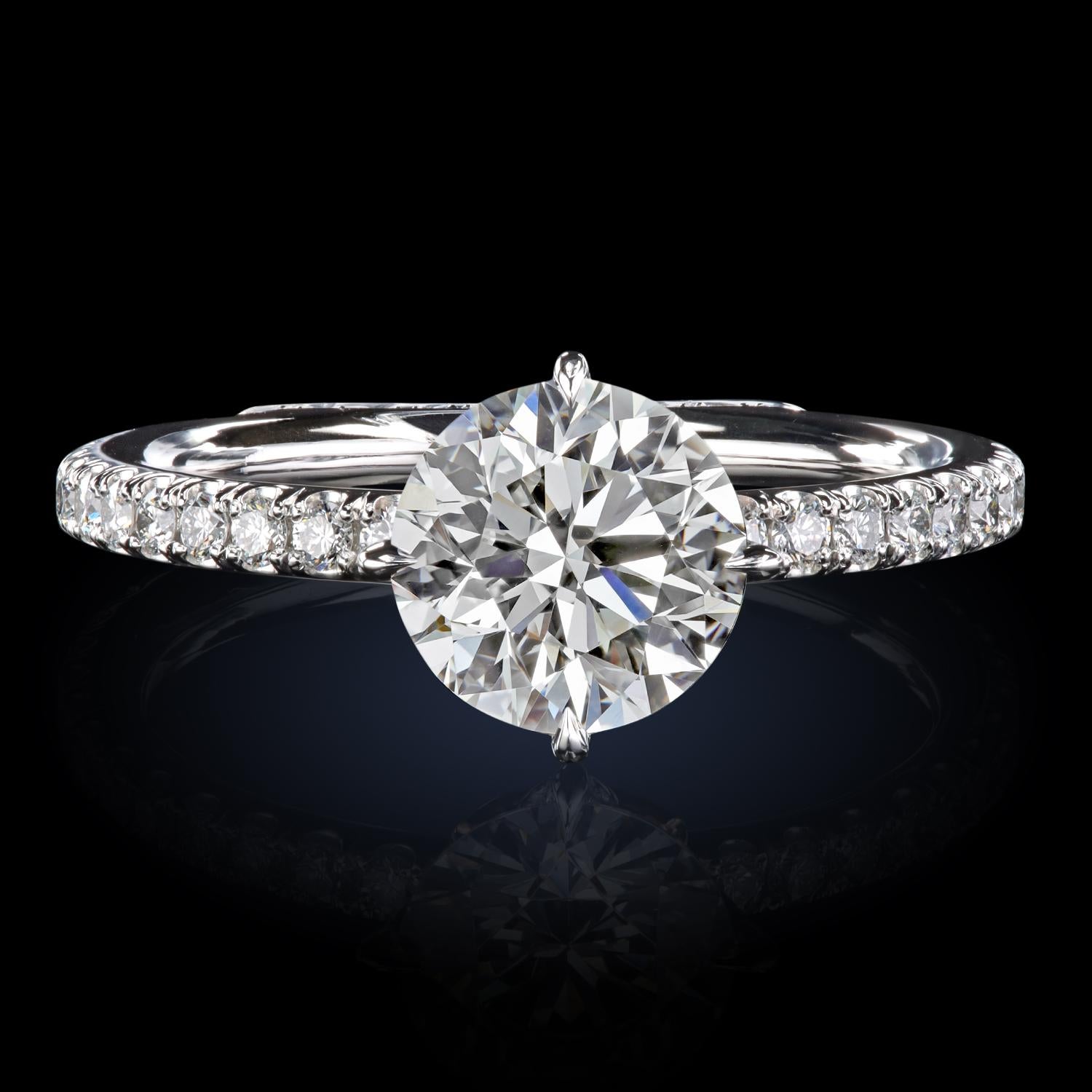 Leon Mege, bague de fiançailles glamour avec diamant rond certifié de 2.26 carats Pour femmes en vente