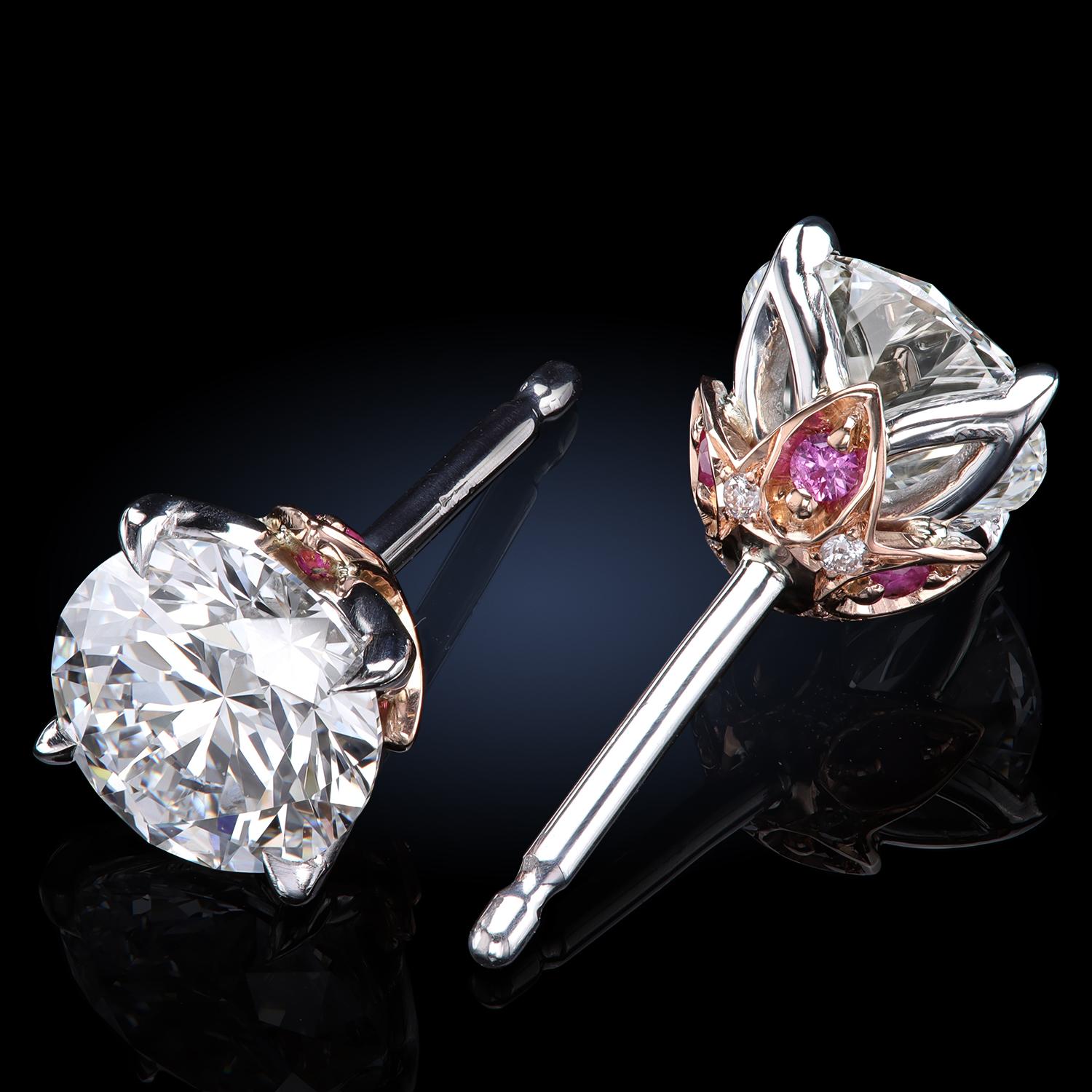 Borchie Leon Mege Lotus con una coppia di diamanti rotondi certificati In condizioni Nuovo in vendita a New York, NY