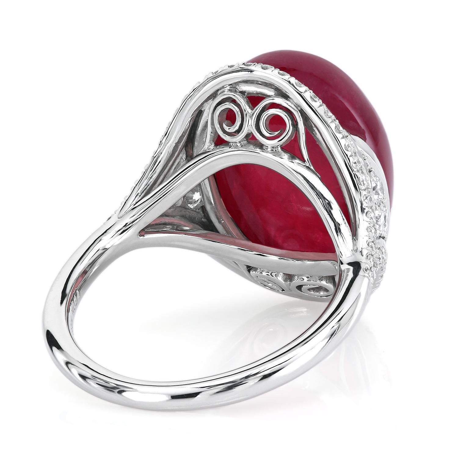 Cabochon Anello Leon Mege in platino in stile Art Deco con rodonite cabochon e pavé di diamanti in vendita