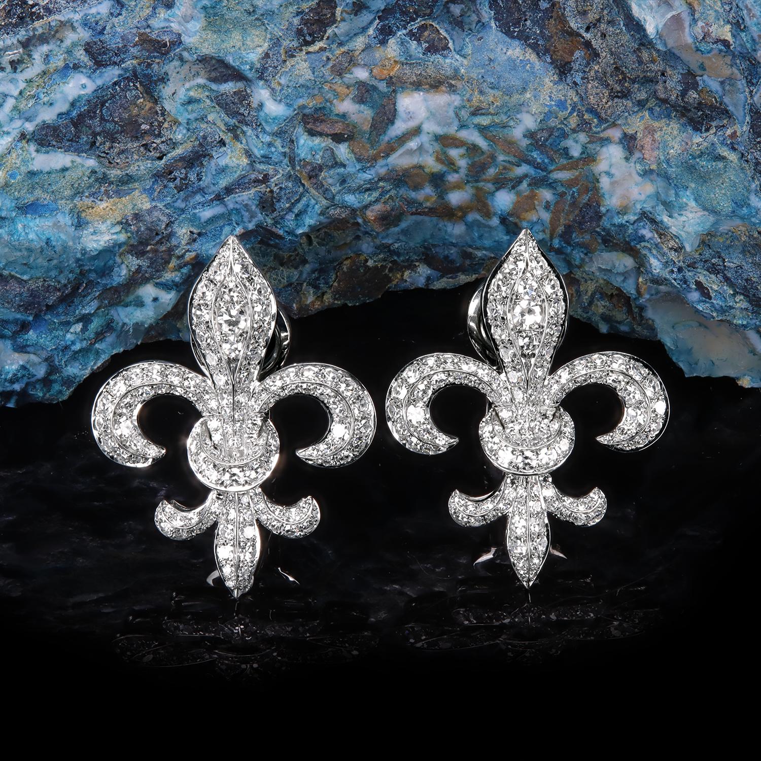 Leon Mege Platinum Fleur-De-Lis Diamond Ear Clips en vente 2
