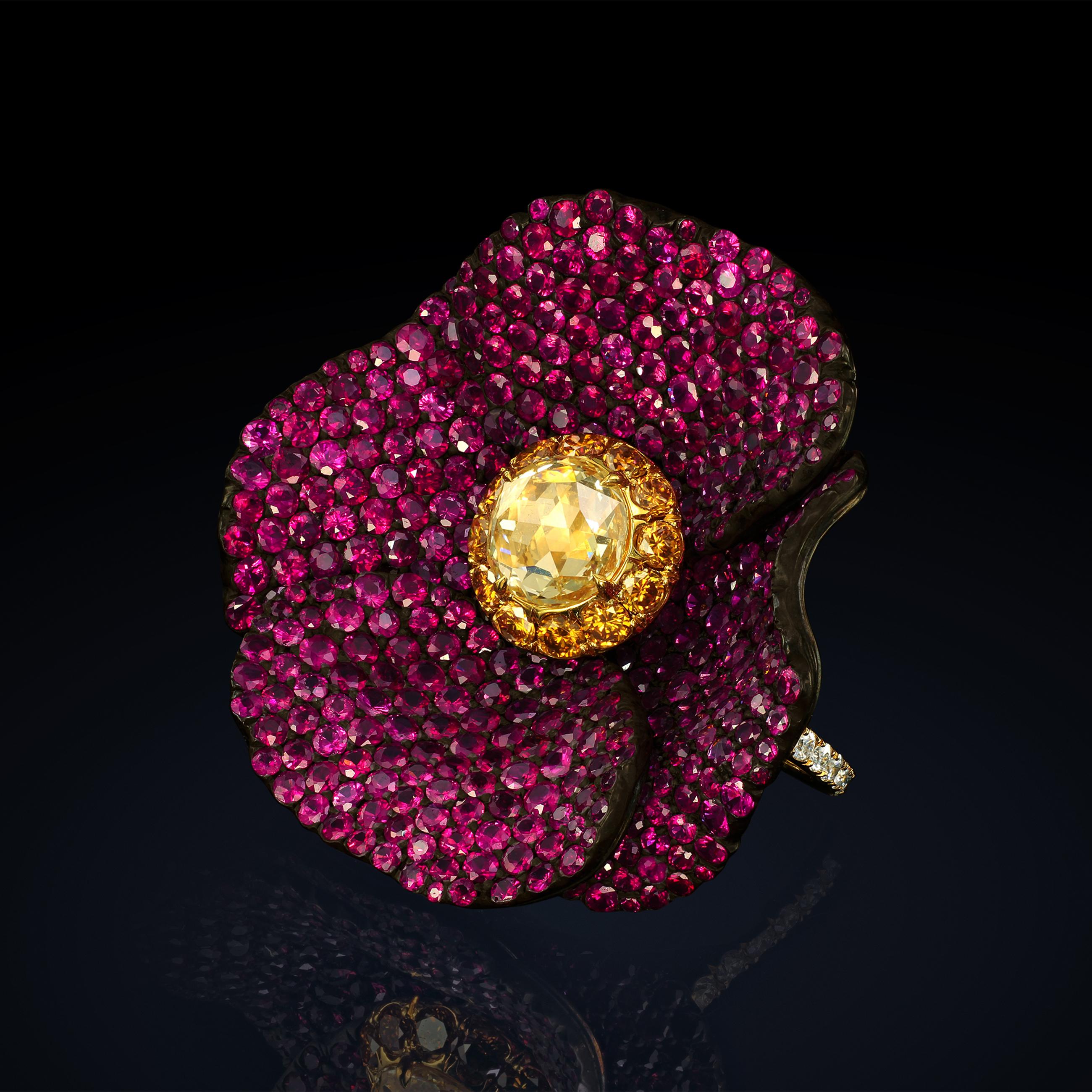 Contemporain Leon Mege, bague « Fleur coquelicot » avec rubis et diamants en vente