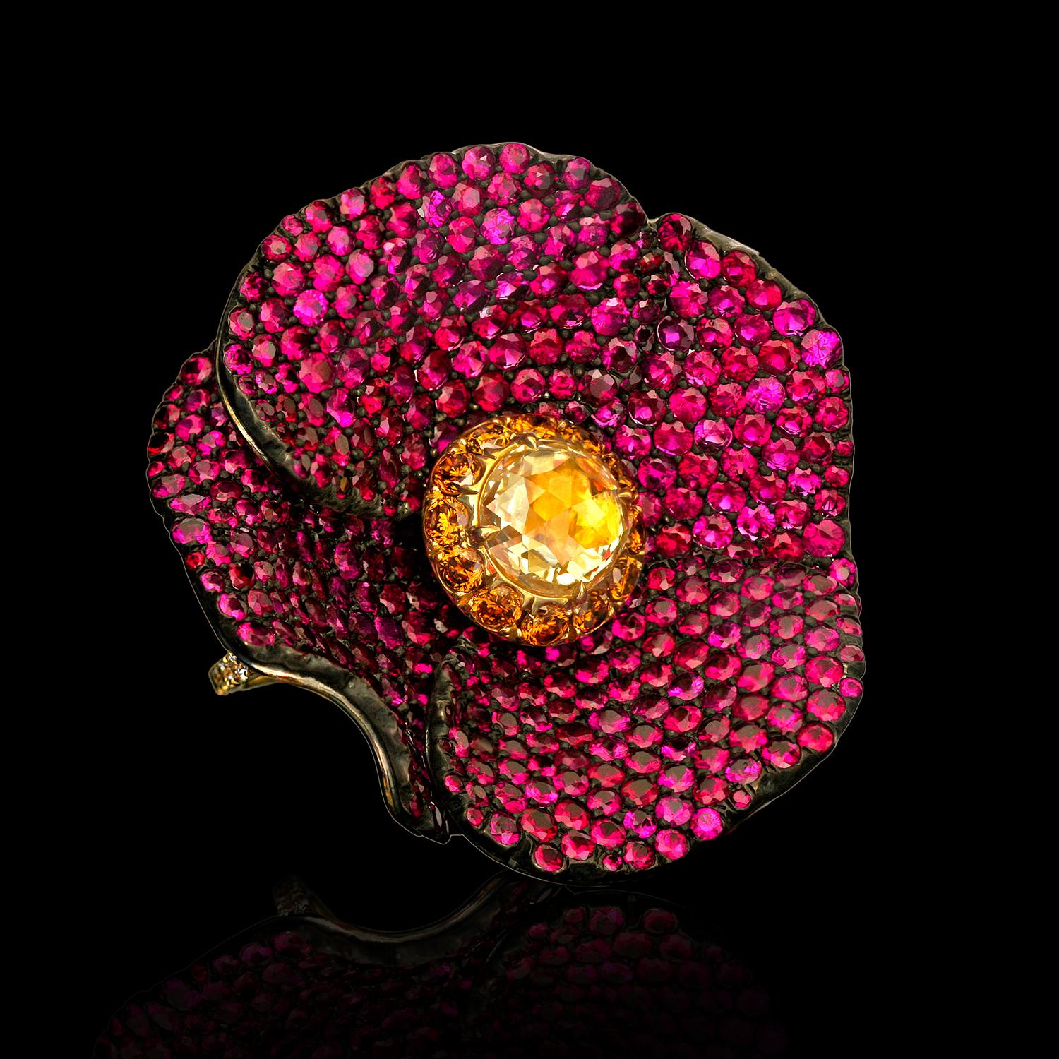 Taille ronde Leon Mege, bague « Fleur coquelicot » avec rubis et diamants en vente