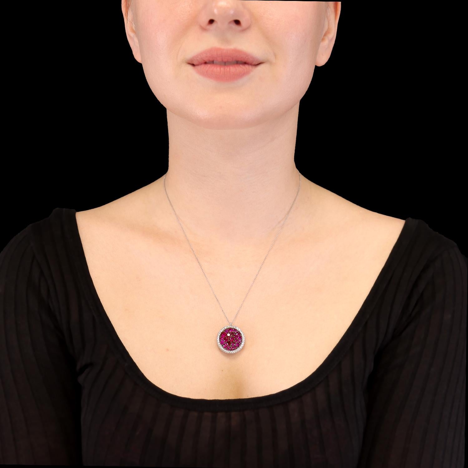 Donna Ciondolo reversibile Micro Pave di Leon Mege con pietra di luna intagliata, rubini e diamanti in vendita