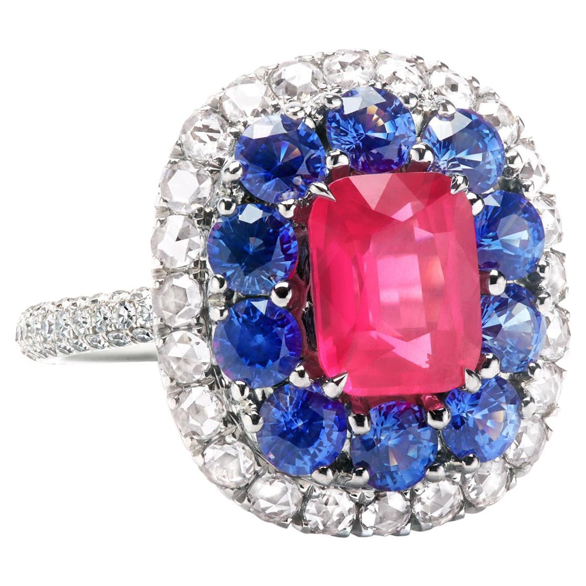Leon Mege Ring mit natürlichem Erdbeerspinell, Diamanten und Saphiren