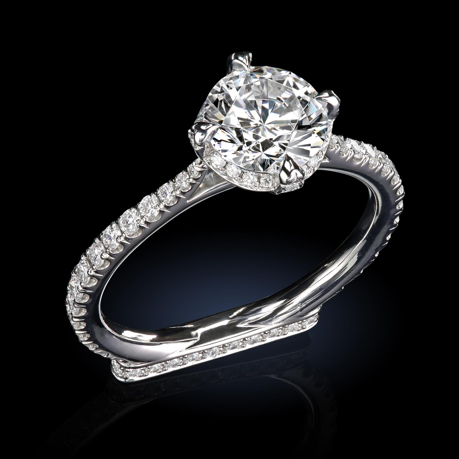 Taille ronde Solitaire Léon Mégé Soulmates, avec sertissage au compas et podium pavé en vente