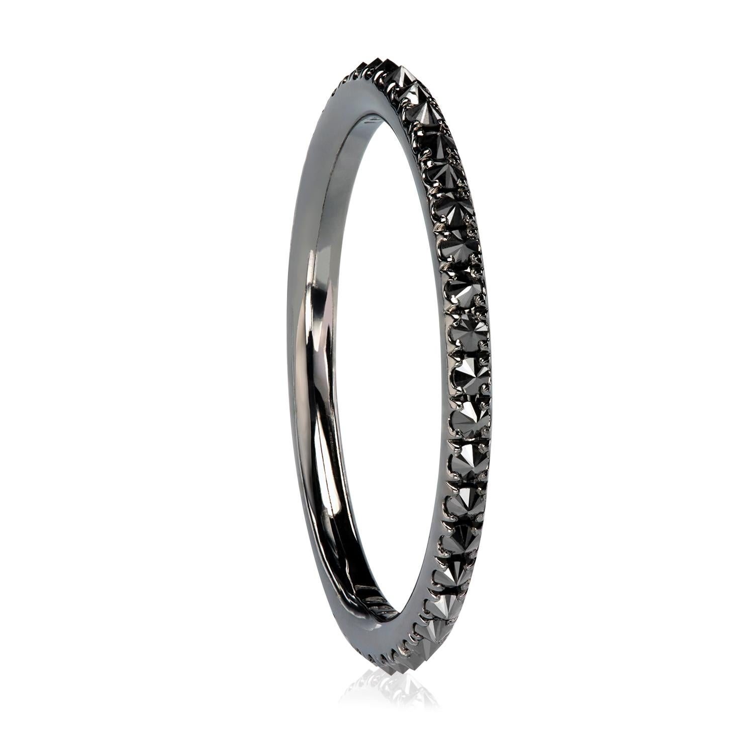 Leon Mege Ehering mit natürlichen schwarzen Diamanten, auf Hochlehne gefasst  (Zeitgenössisch) im Angebot
