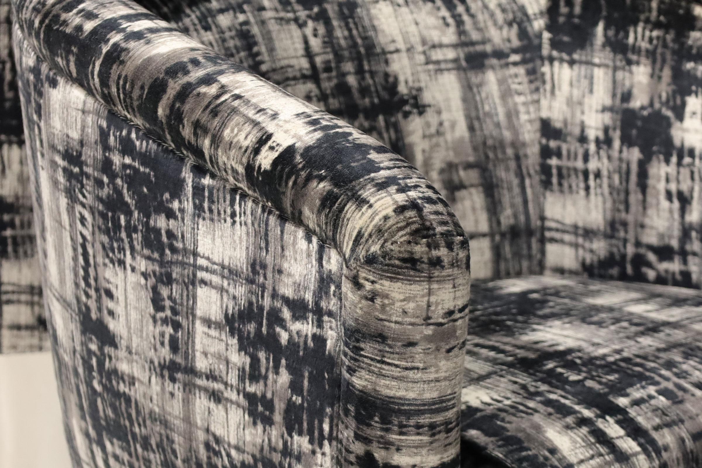 Acier Chaises pivotantes de la collection Pace de Leon Rosen en tissu Romo italien en vente