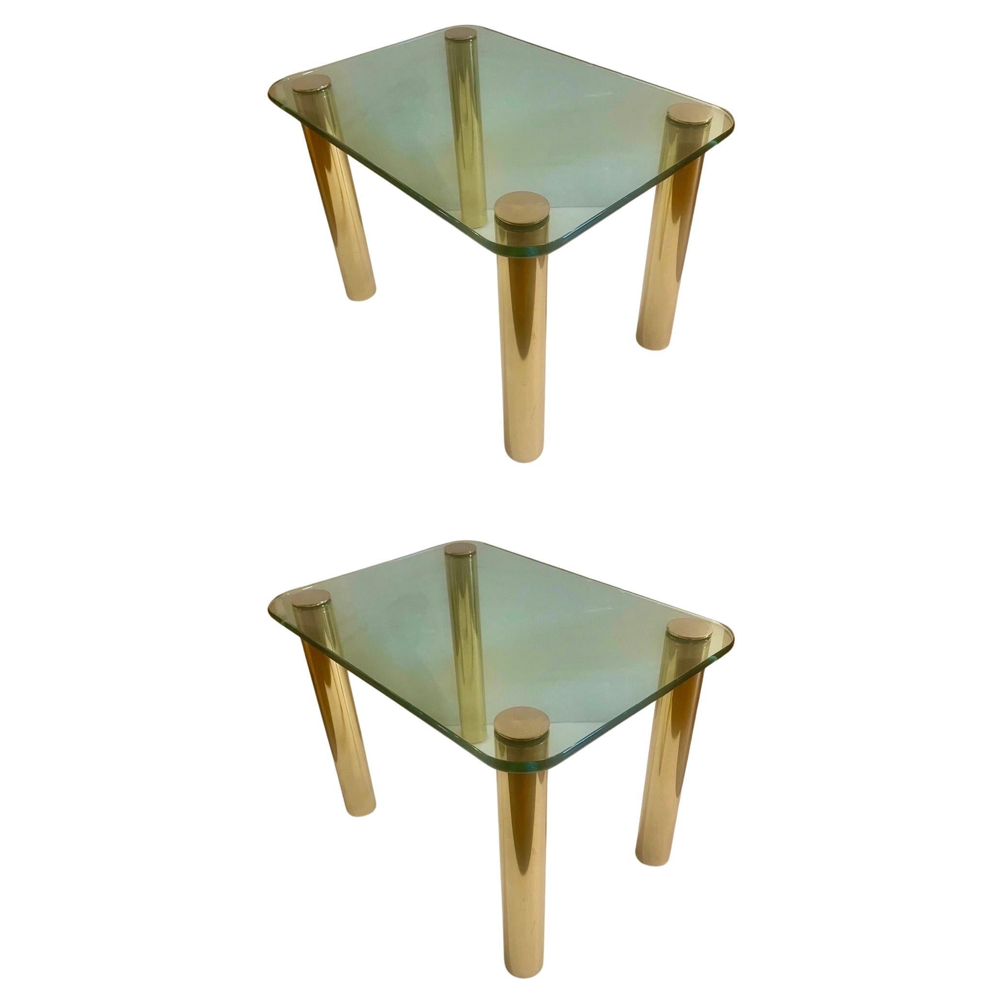 Leon Rosen für Pace Ein Paar postmoderne Beistelltische aus Messing und Glas im Angebot
