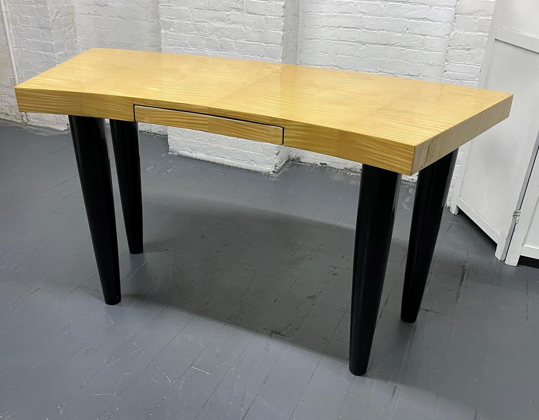 Demilune-Schreibtisch aus der Kollektion Pace von Leon Rosen im Zustand „Gut“ im Angebot in New York, NY
