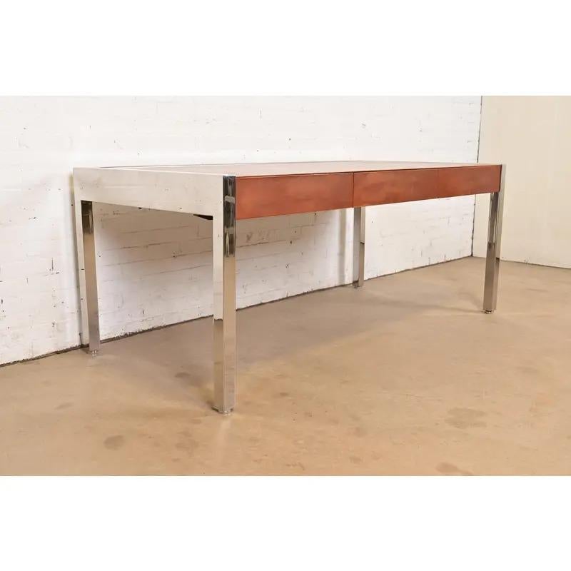 Leon Rosen for Pace Collection Leather and Polished Steel Executive Desk, 1970s In Good Condition For Sale In South Bend, IN