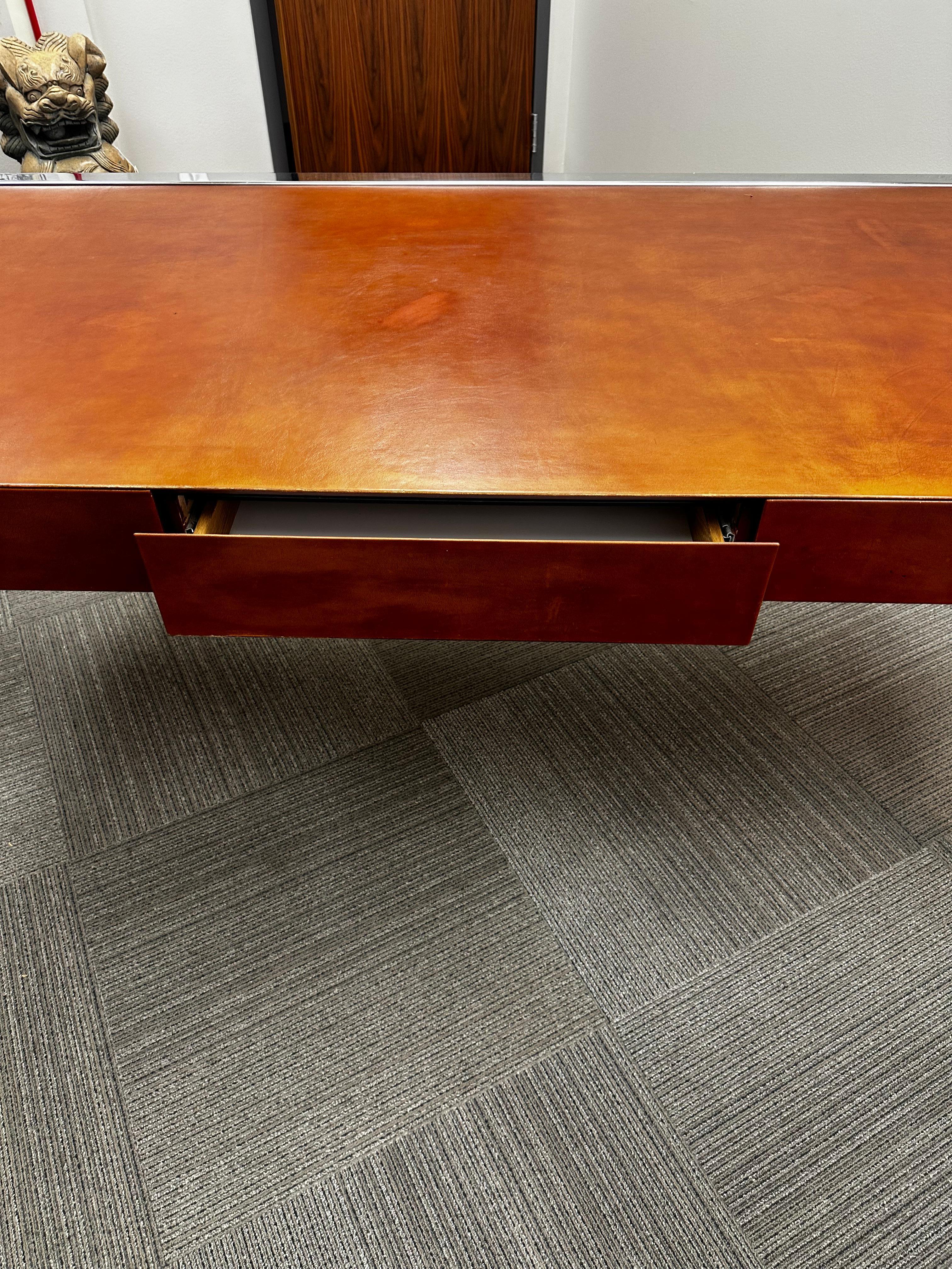 Leon Rosen per Pace Collection Scrivania direzionale in acciaio inox e pelle in vendita 2