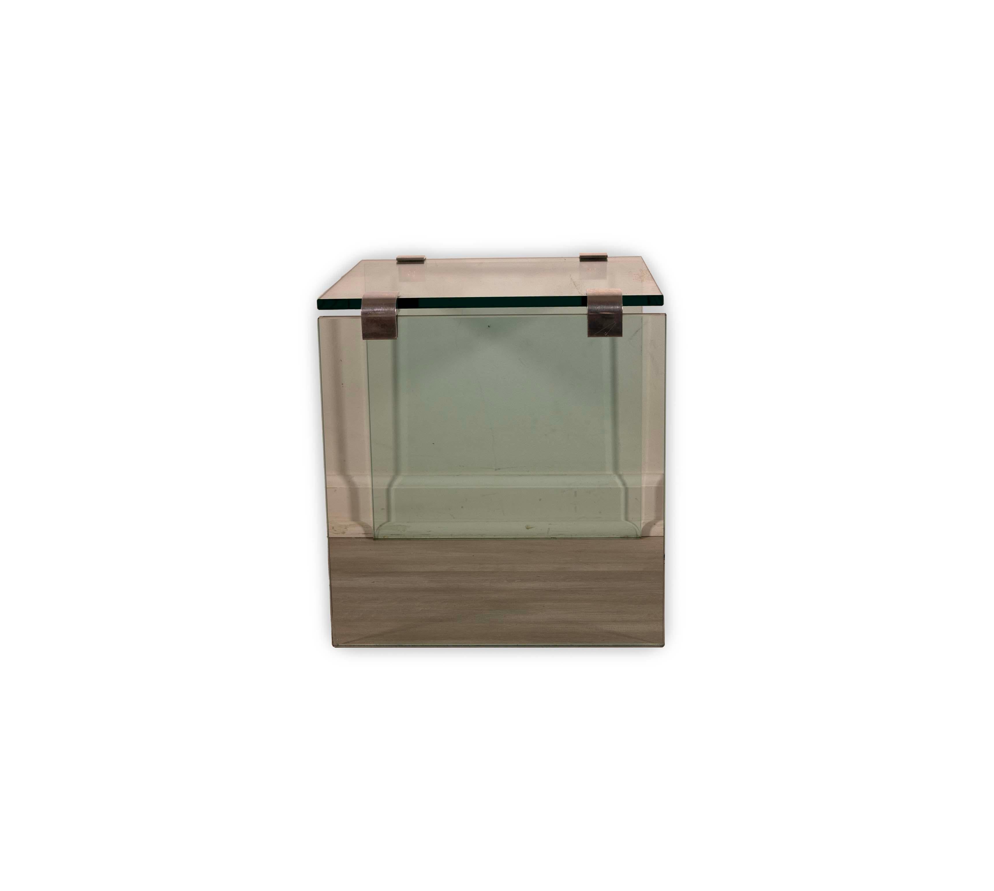 Leon Rosen pour Leon Pace Table d'appoint en verre et chrome style cascade Bon état - En vente à Keego Harbor, MI