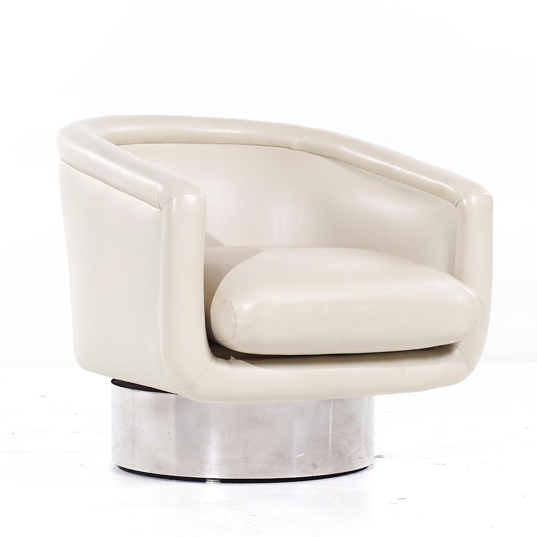 Leon Rosen para Leon Pace Sillones giratorios cromados de mediados de siglo - Pareja Estadounidense en venta