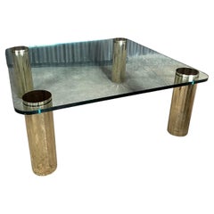 Mesa de cóctel de cristal y chapa de latón estilo Leon Rosen para Pace