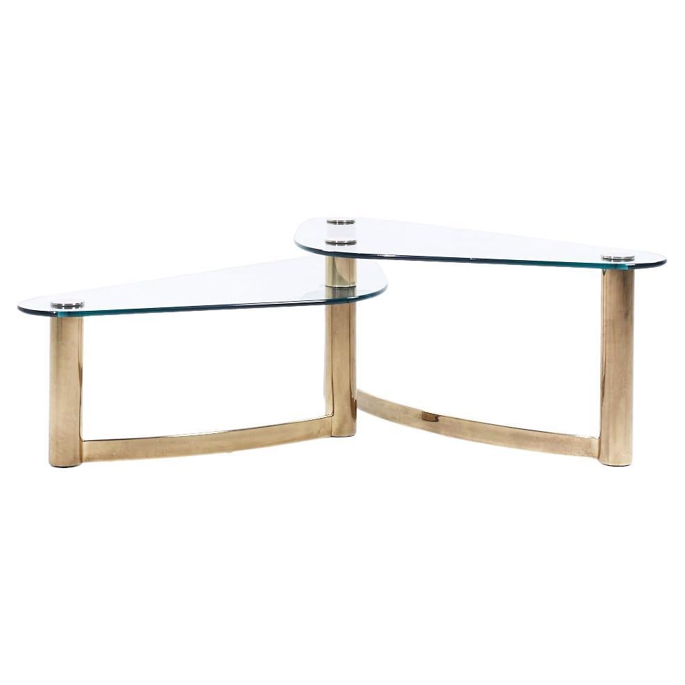 Leon Rosen für Pace Style Mid Century Couchtisch aus Messing und Glas mit zwei Ebenen