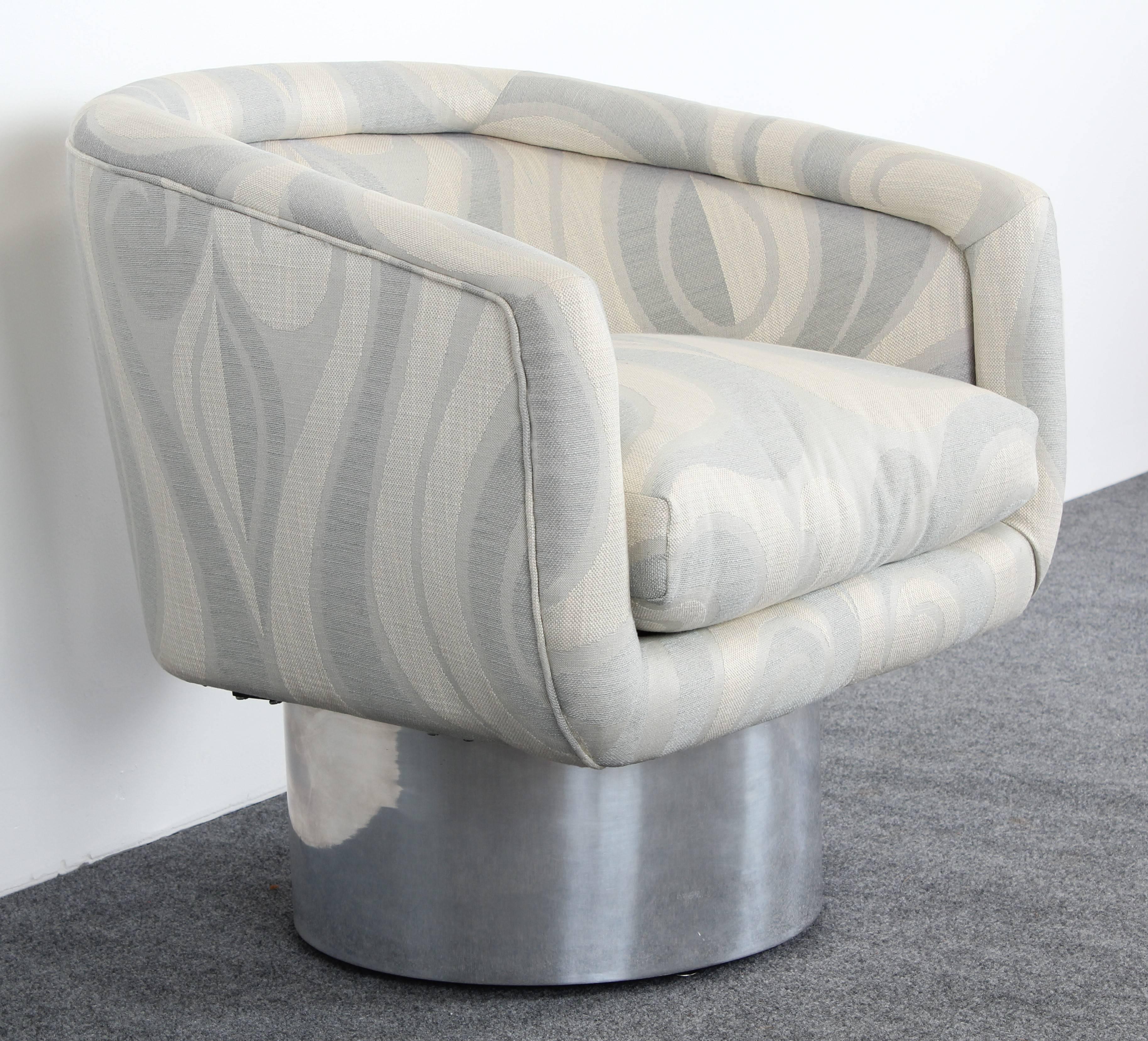 Mid-Century Modern Milo Baughman Style Swivel Lounge Chair, 1970s