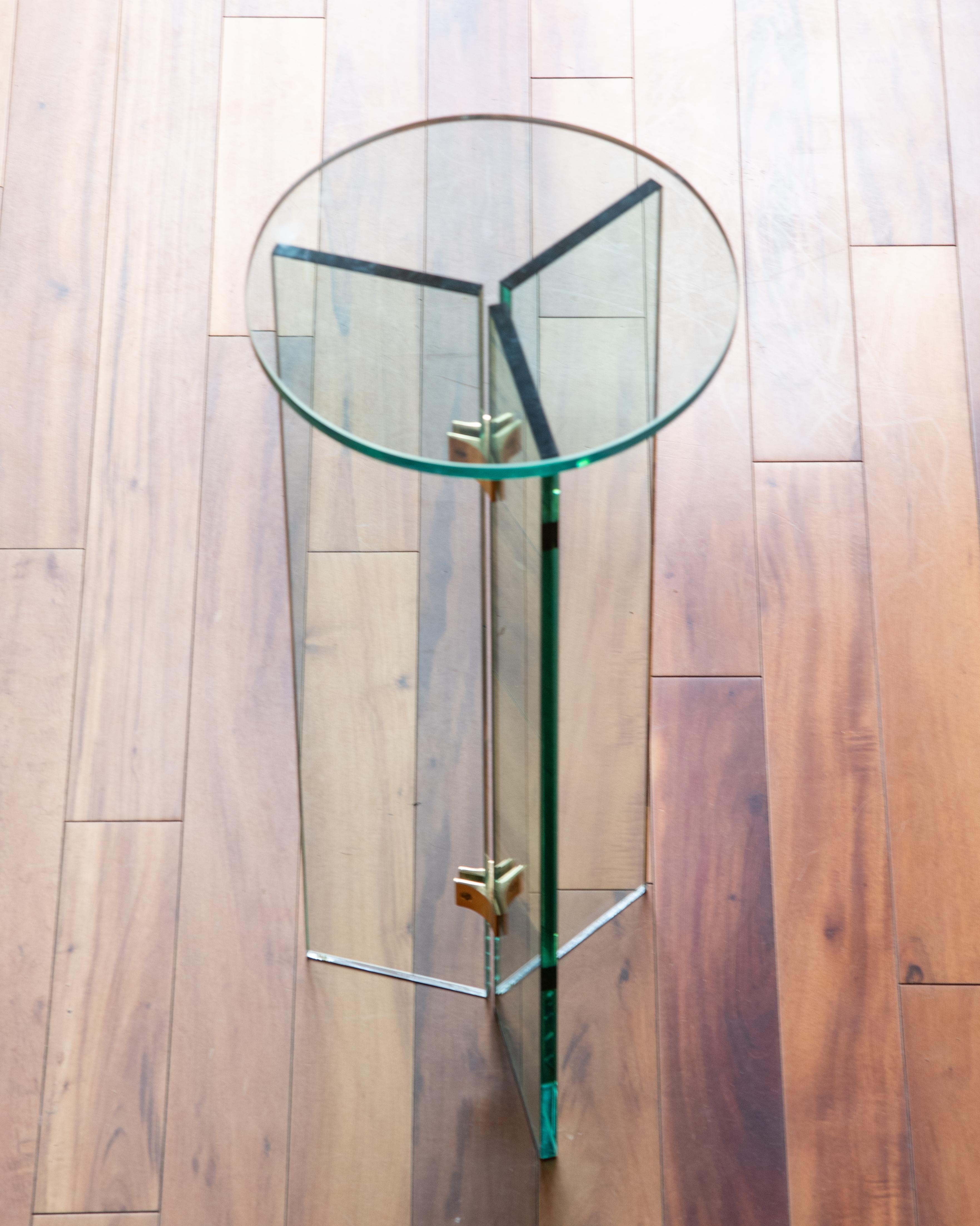 Late 20th Century Leon Rosen Pace Collection Brass Glass Pedestal Sculpture Stand For Sale