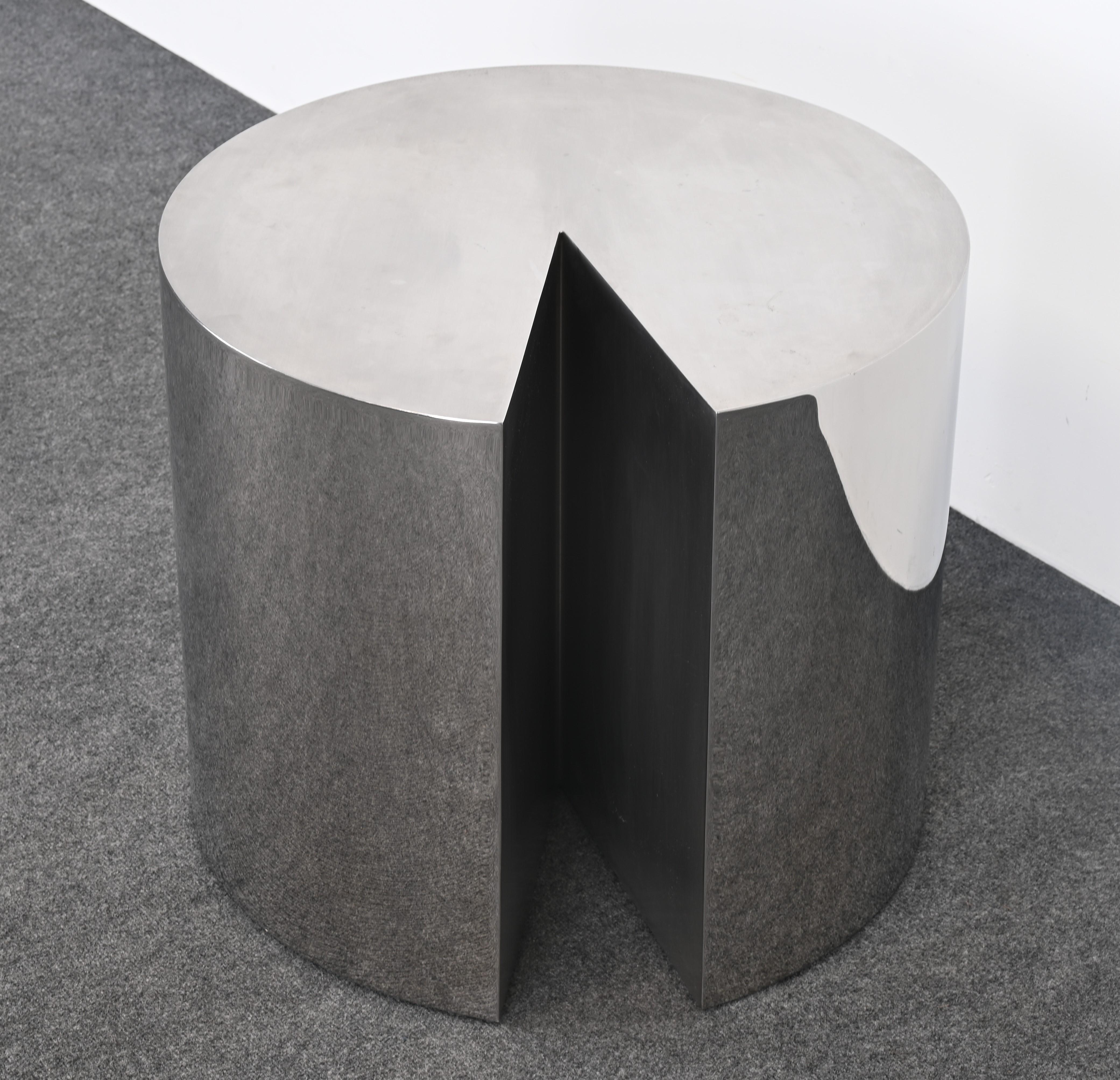 In der Art von Leon Rosen Pace „Pac Man“  Massiver Beistelltisch aus Edelstahl, 1980er Jahre (amerikanisch) im Angebot