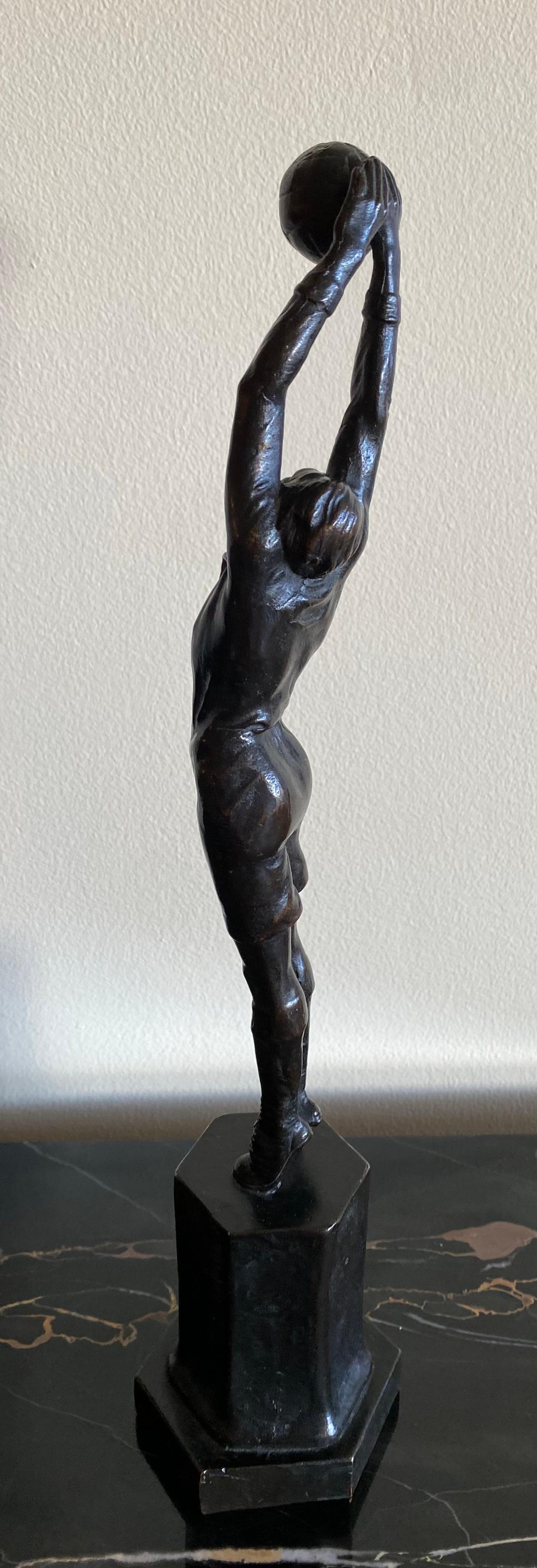 Torwart (Art déco), Sculpture, von Leon Salat