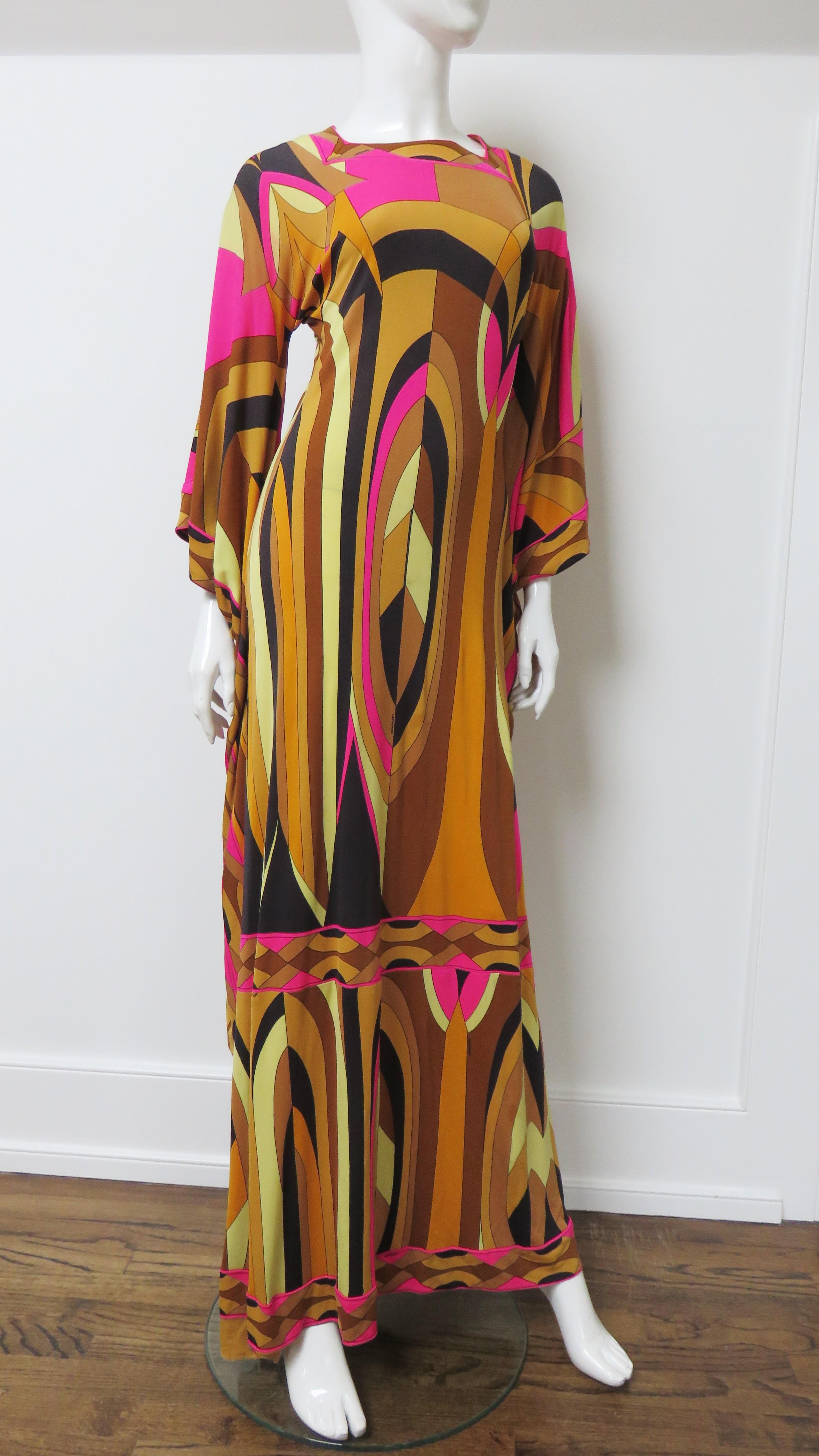 Marron Leonard, robe longue en soie à manches ange, années 1970 en vente