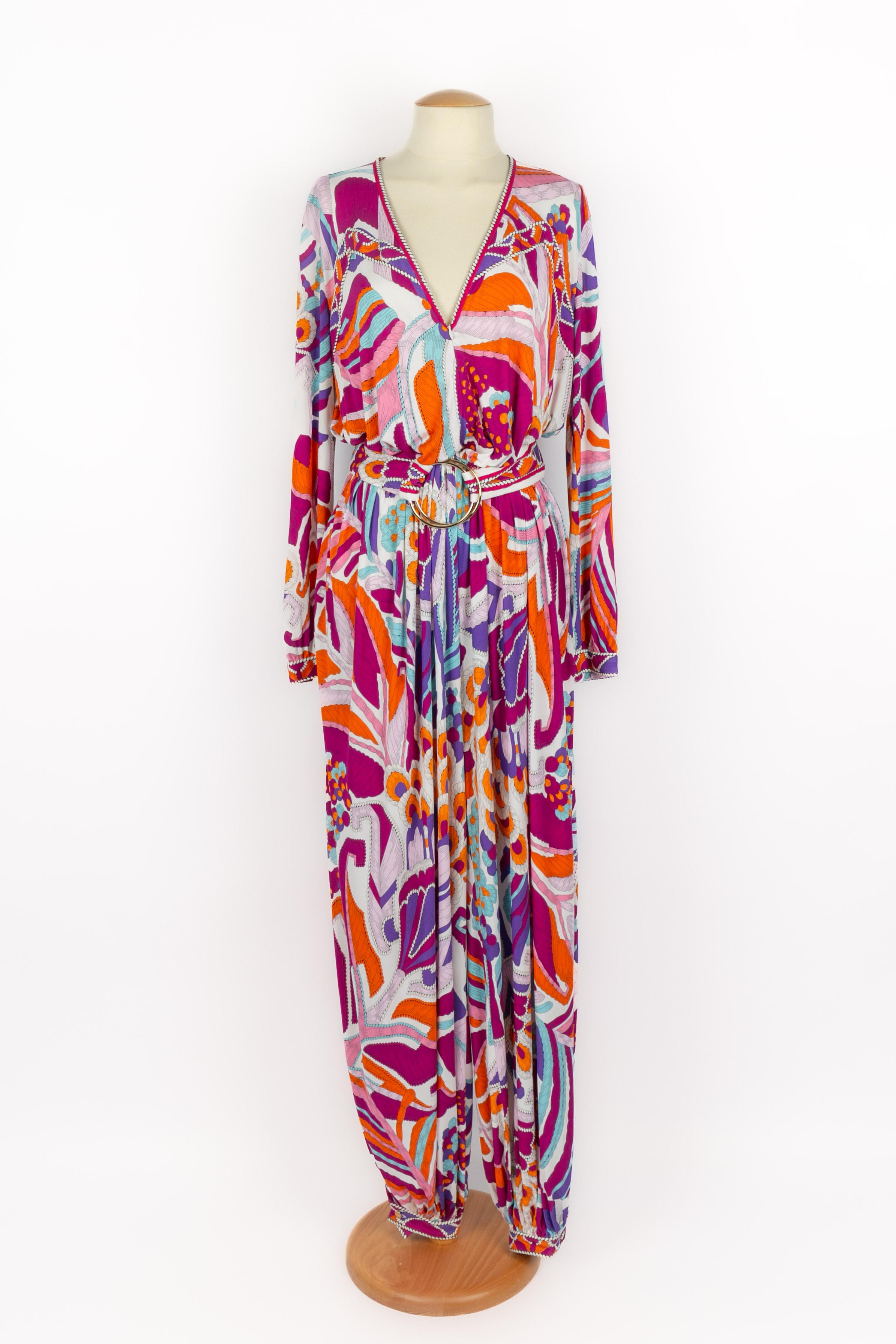 LÉONARD - (Made in Italy) Jumpsuit aus Stretch-Seide mit Gürtel, verziert mit Blumen in Lila-, Orange-, Blau- und Rosatönen. Er wird mit einem langen Umhang geliefert. Größe 42IT. 2019 Herbst-Winter Collection'S.

Bedingung:
Sehr guter
