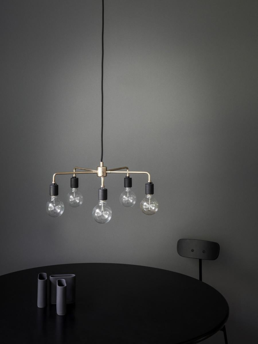 The Tribeca series is a mix of lamps, pendants and chandeliers, all inspired by New York City glamour in the late 1930s. The name Tribeca refers to a very popular part of New York on lower west Manhattan, the triangle below Canal Street.

The