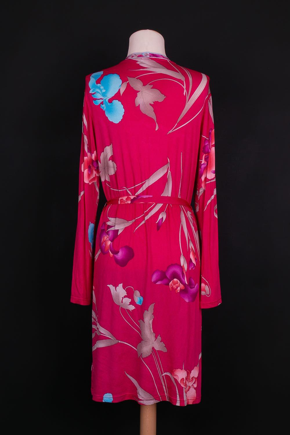 Leonard Floral Print Dress on Fuchsia Pink Background In Excellent Condition For Sale In SAINT-OUEN-SUR-SEINE, FR