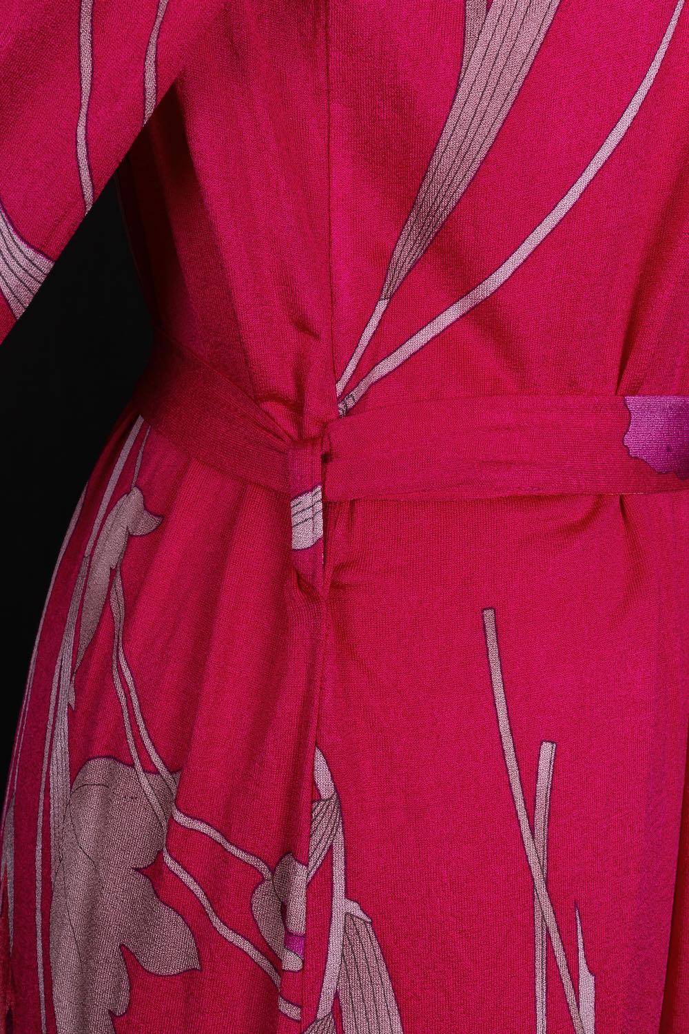 Abito con stampa floreale di Leonard su sfondo rosa fucsia in vendita 1