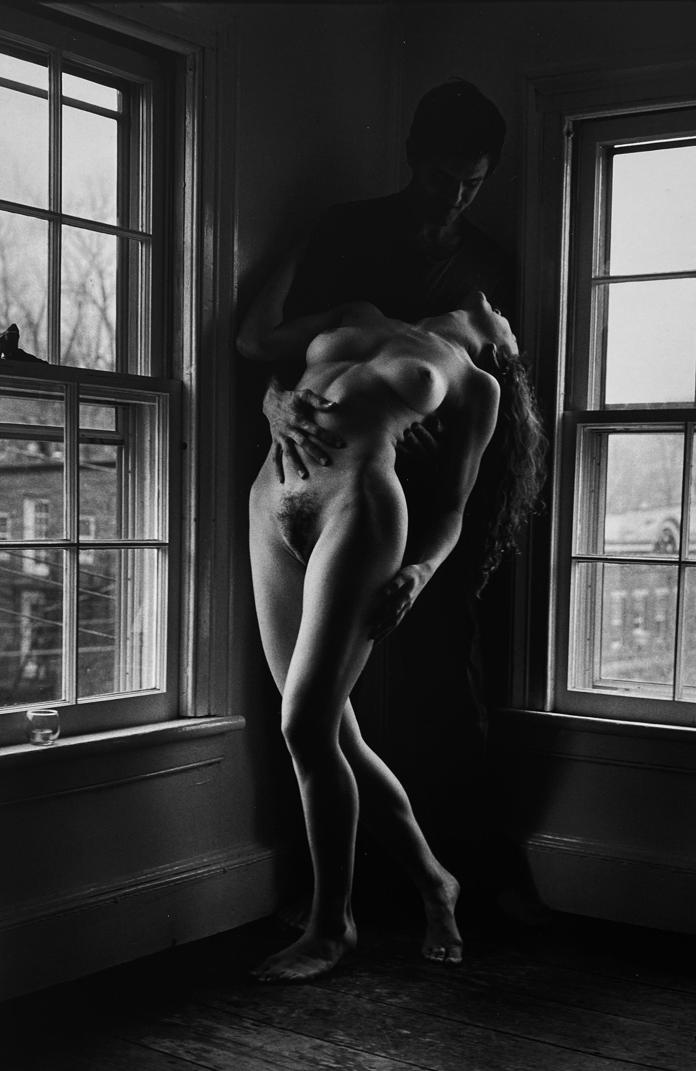 Kate Bending, Vintage-Schwarz-Weiß-Fotografie eines weiblichen Akts, signiert (Zeitgenössisch), Photograph, von Leonard Freed