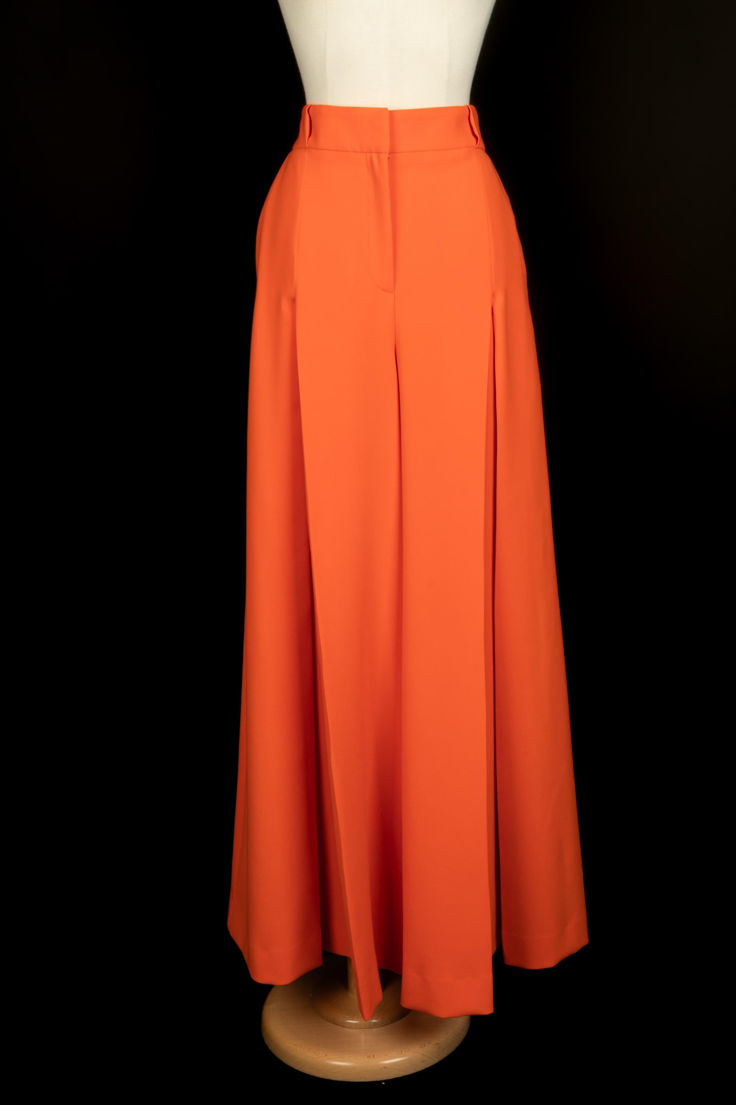 LÉONARD - (Made in Italy) Pantaloni in seta arancione. Taglia 38FR.

Condizioni:
Ottime condizioni

Dimensioni:
Vita: 39 cm - Lunghezza: 113 cm

SKU:FJ194
