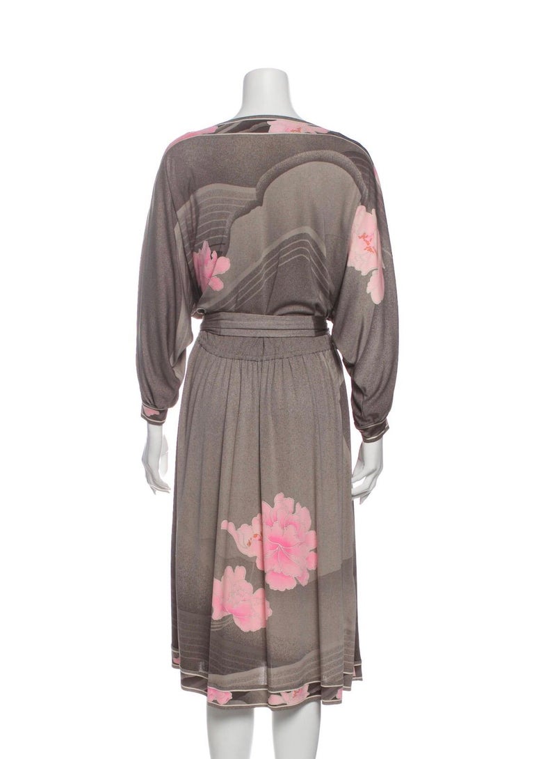 Leonard Paris 1970s Floral Print Silk Jersey Dress  For Sale 3