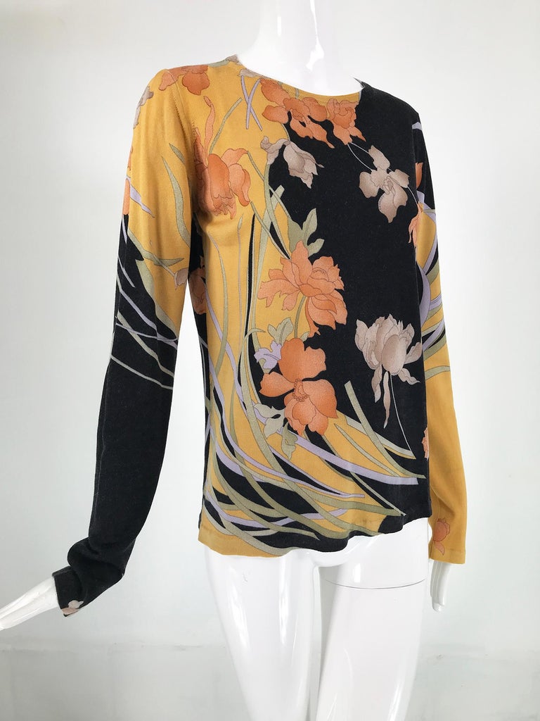 Leonard Paris Fine Wool Knit Floral Pullover Sweater  In Good Condition For Sale In West Palm Beach, FL