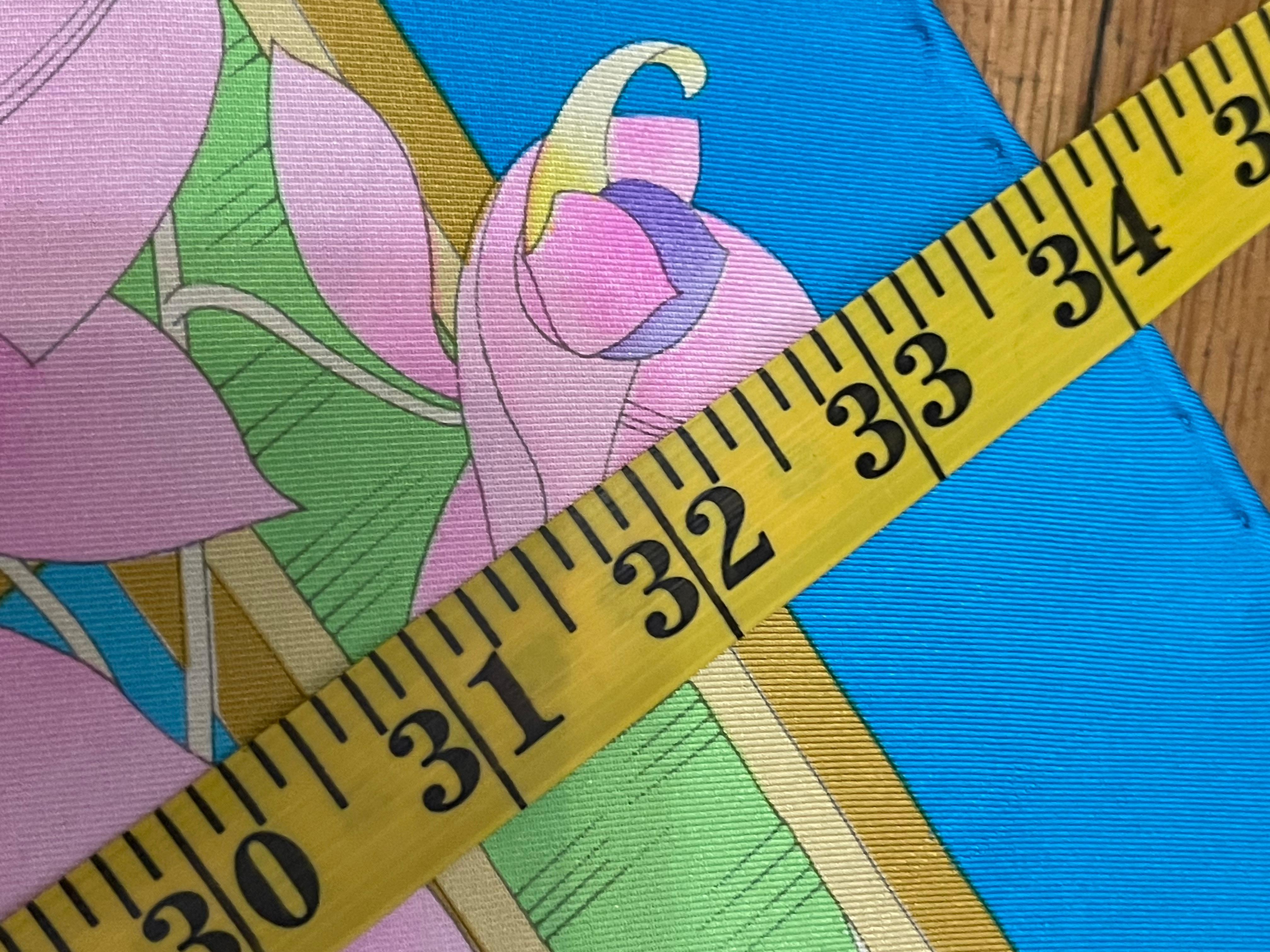 Pañuelo de seda floral Léonard Paris en venta 6