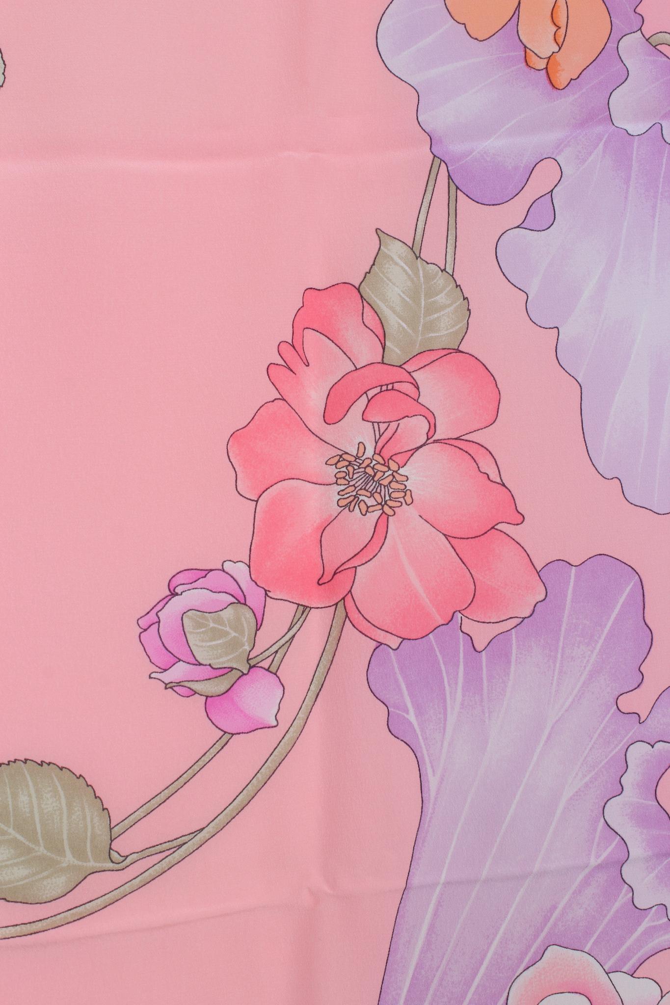 Leonard Paris - Écharpe en soie rose à motifs floraux, vintage, années 1980 Pour femmes en vente