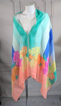 Leonard of Paris, Scialle in chiffon di seta a forma di rosa