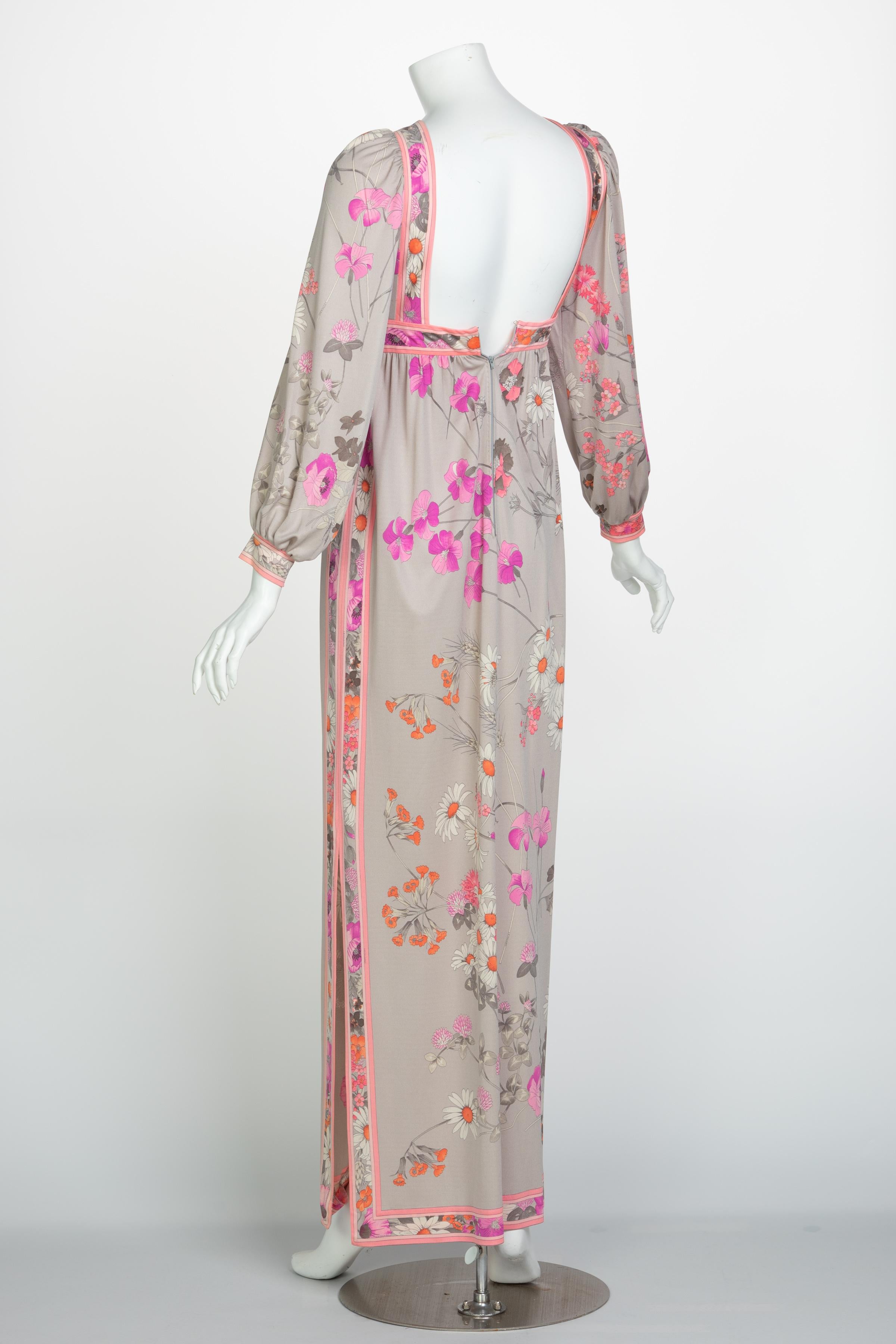 Conocido por sus estampados únicos y femeninos y sus diseños exóticos, Leonard of Paris es un básico cuando se trata de diseños cómodos pero elegantes. En cierto sentido, cada vestido Leonard es un lienzo en el que se pueden exponer y lucir bellas