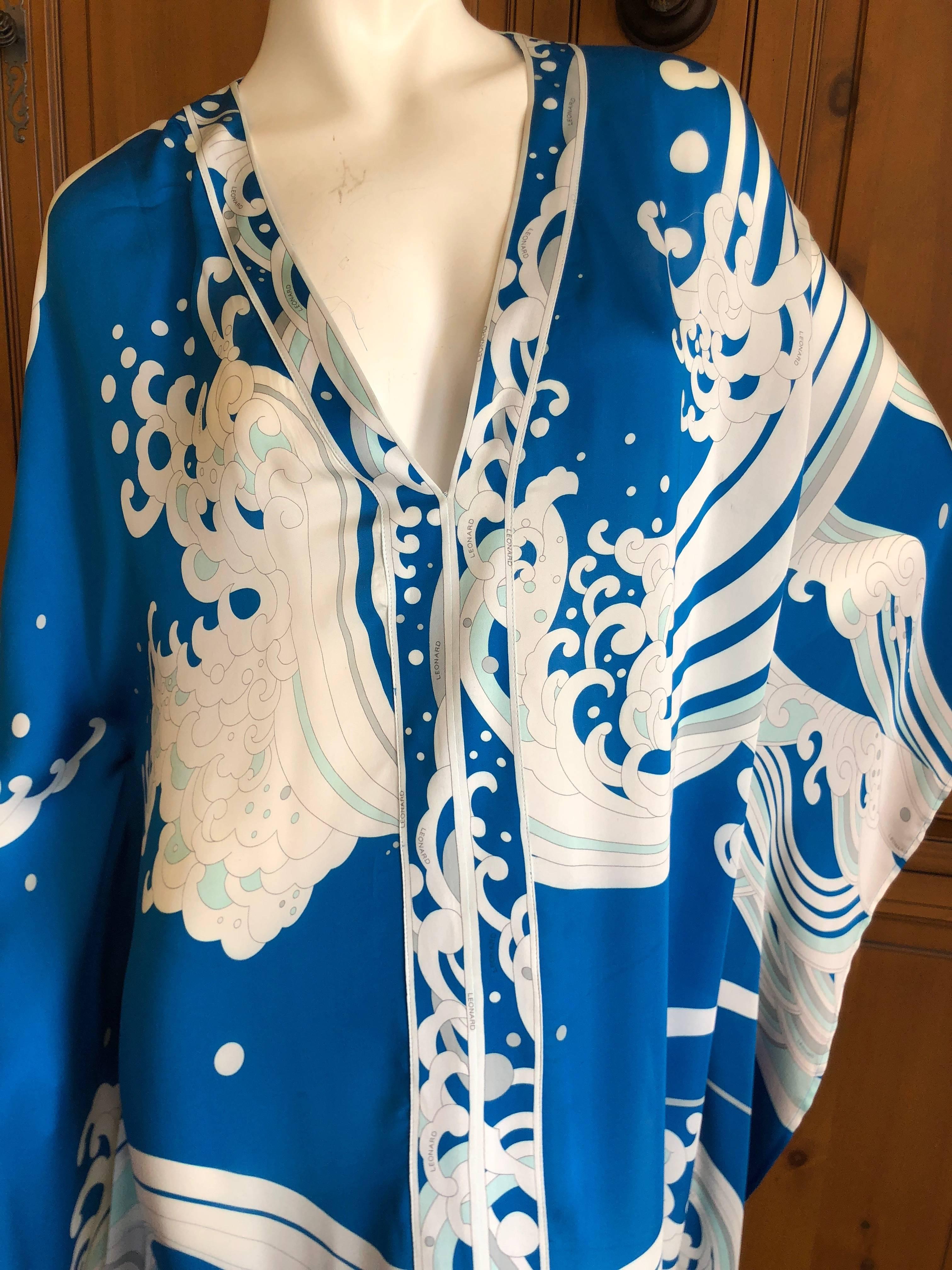 Leonard Paris Silk Hiroshigi Wave Print Caftan New with Tags In Excellent Condition For Sale In Cloverdale, CA
