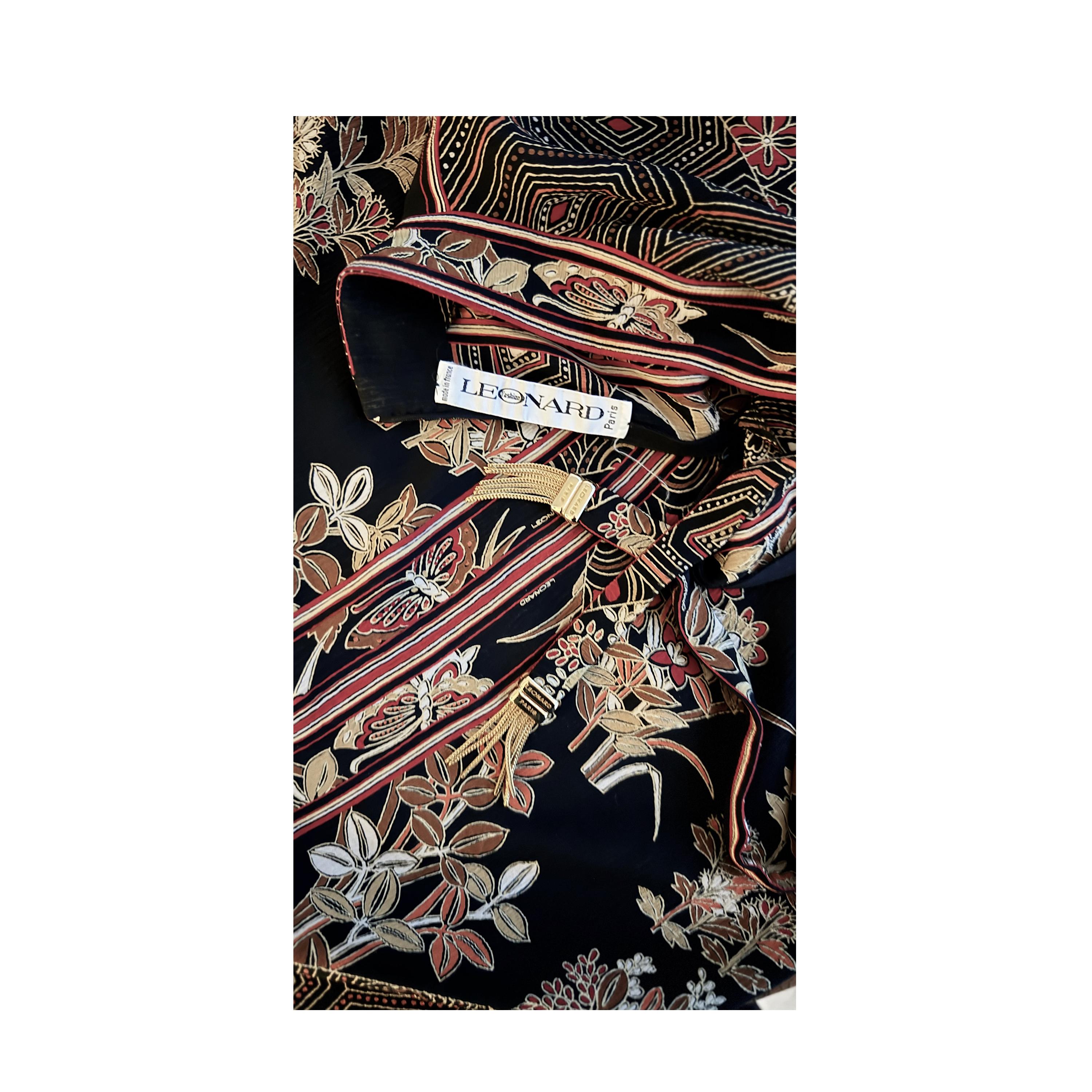 Leonard Paris Vintage Crêpe 100% soie  Robe fourreau à manches longues à imprimé asiatique en vente 9