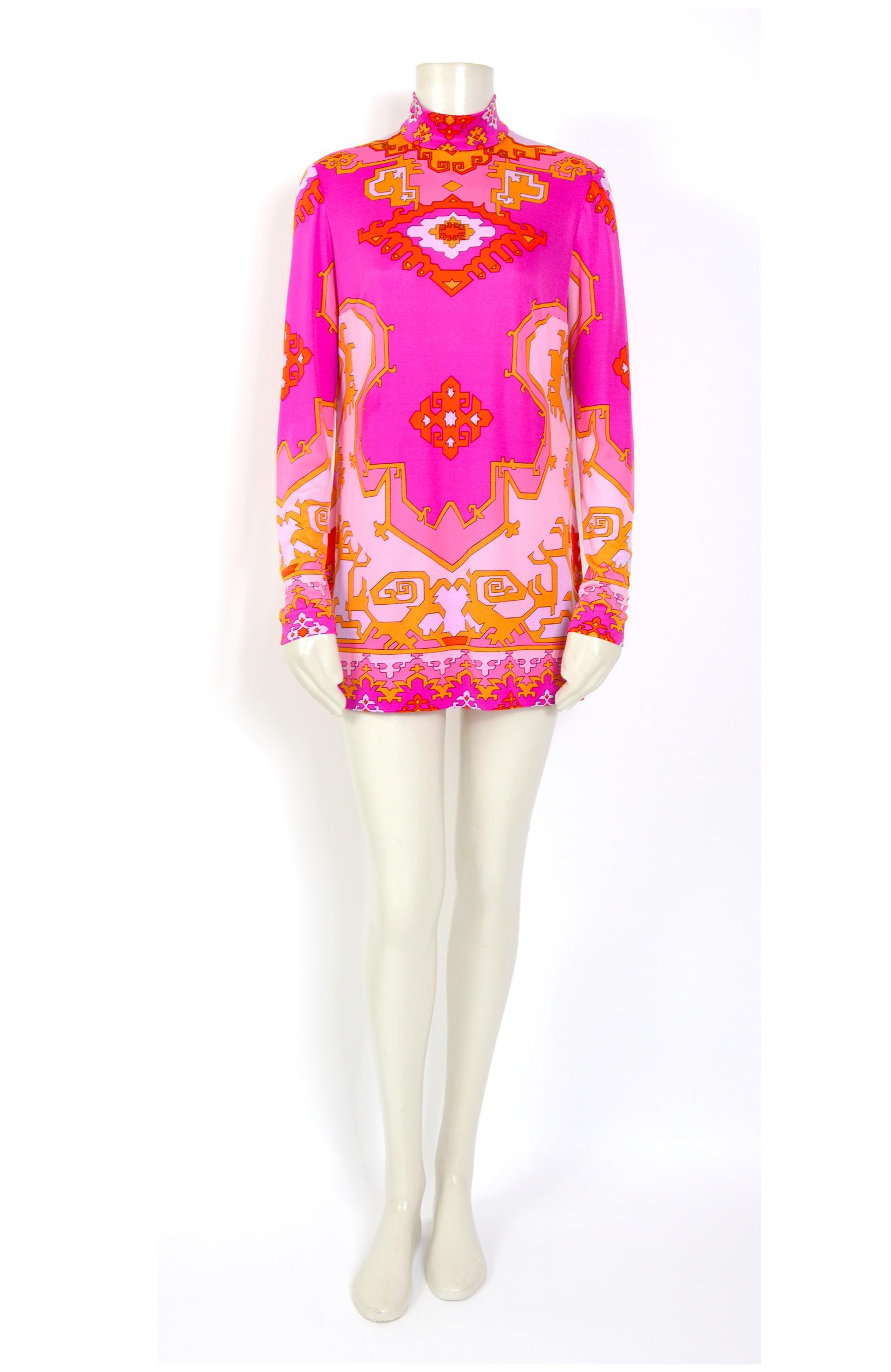 Vintage 1960s silk jersey pink graphic print mini dress or tunic blouse.
I love this piece and such a rare find in this color.
Measurements that are taken flat:
Ua to Ua 19inch/48cm(x2) - Waist 19inch/48cm(x2) - Hip 21inch/53cm(x2) - Sleeve